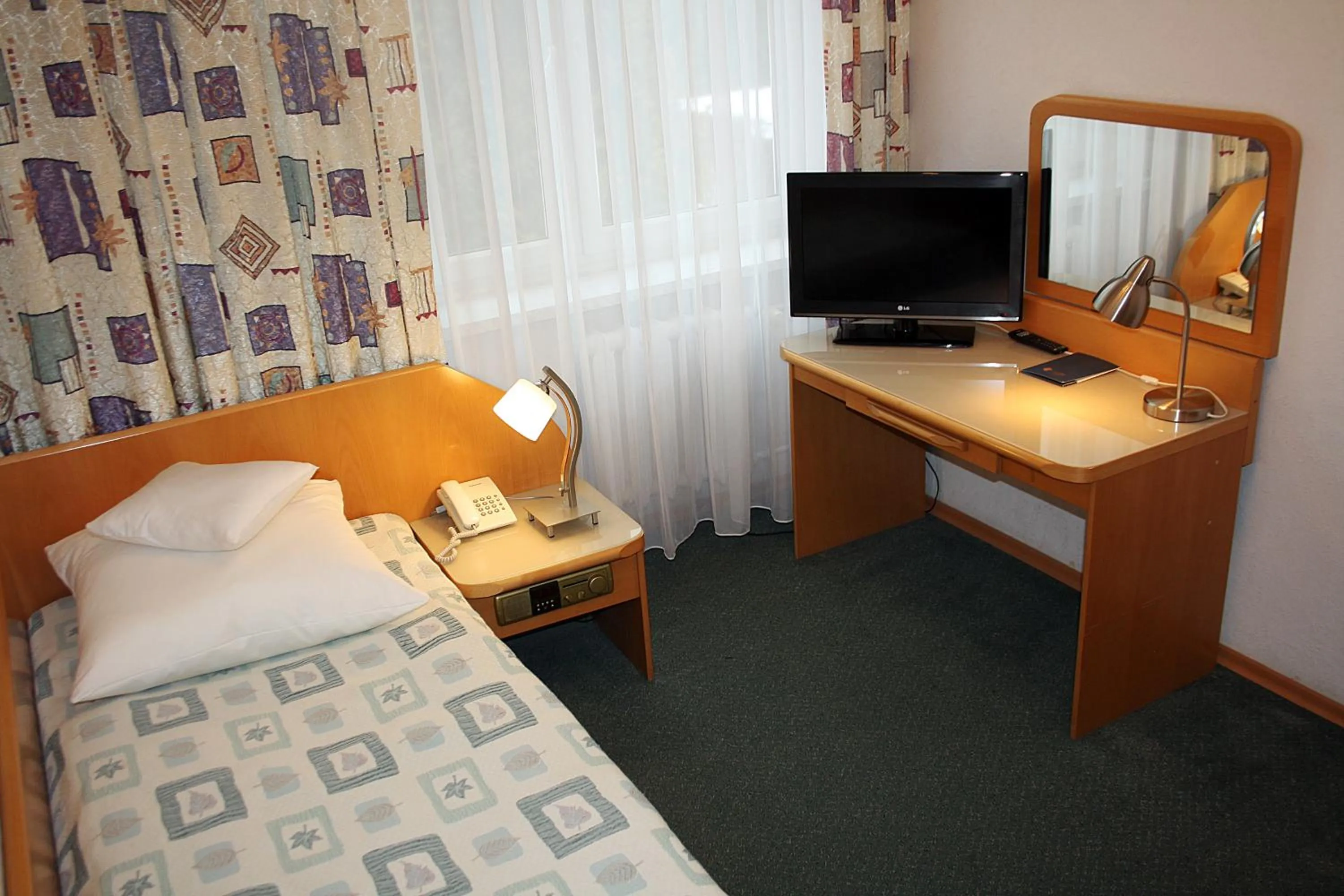 Photo of the whole room in Hotel Logos