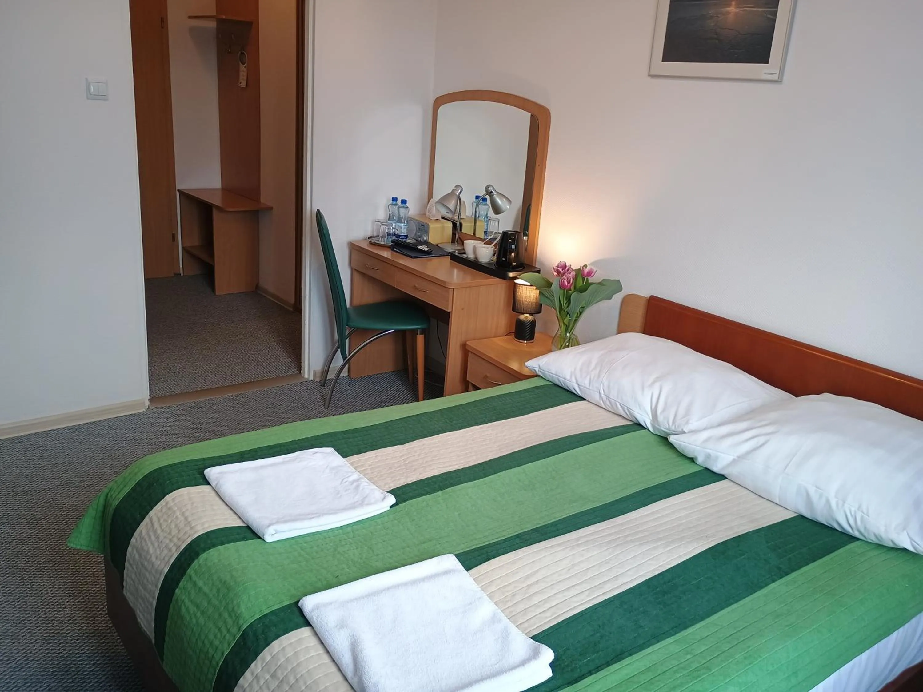 Photo of the whole room in Hotel Logos