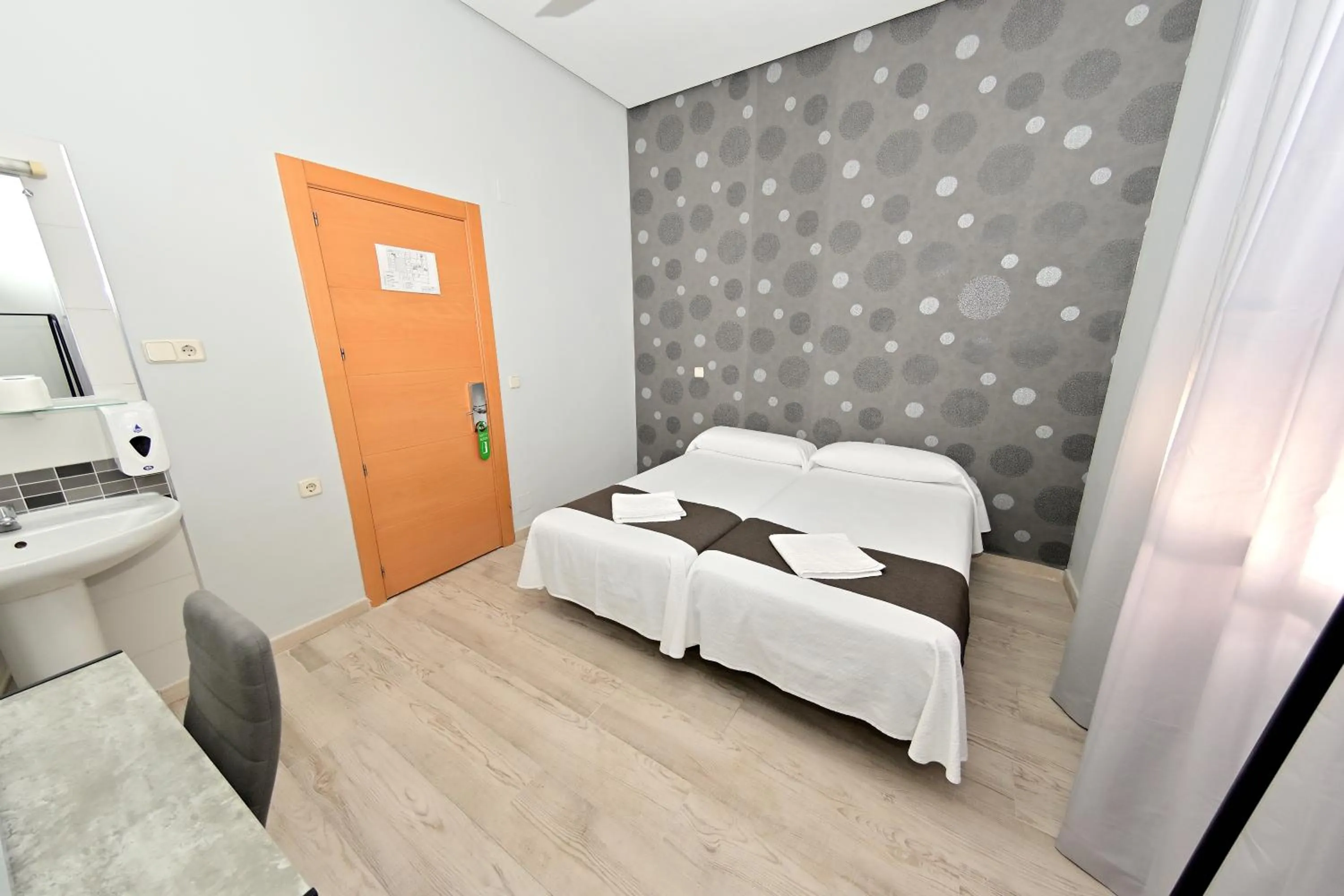 Photo of the whole room, Bed in Hostal Falfes
