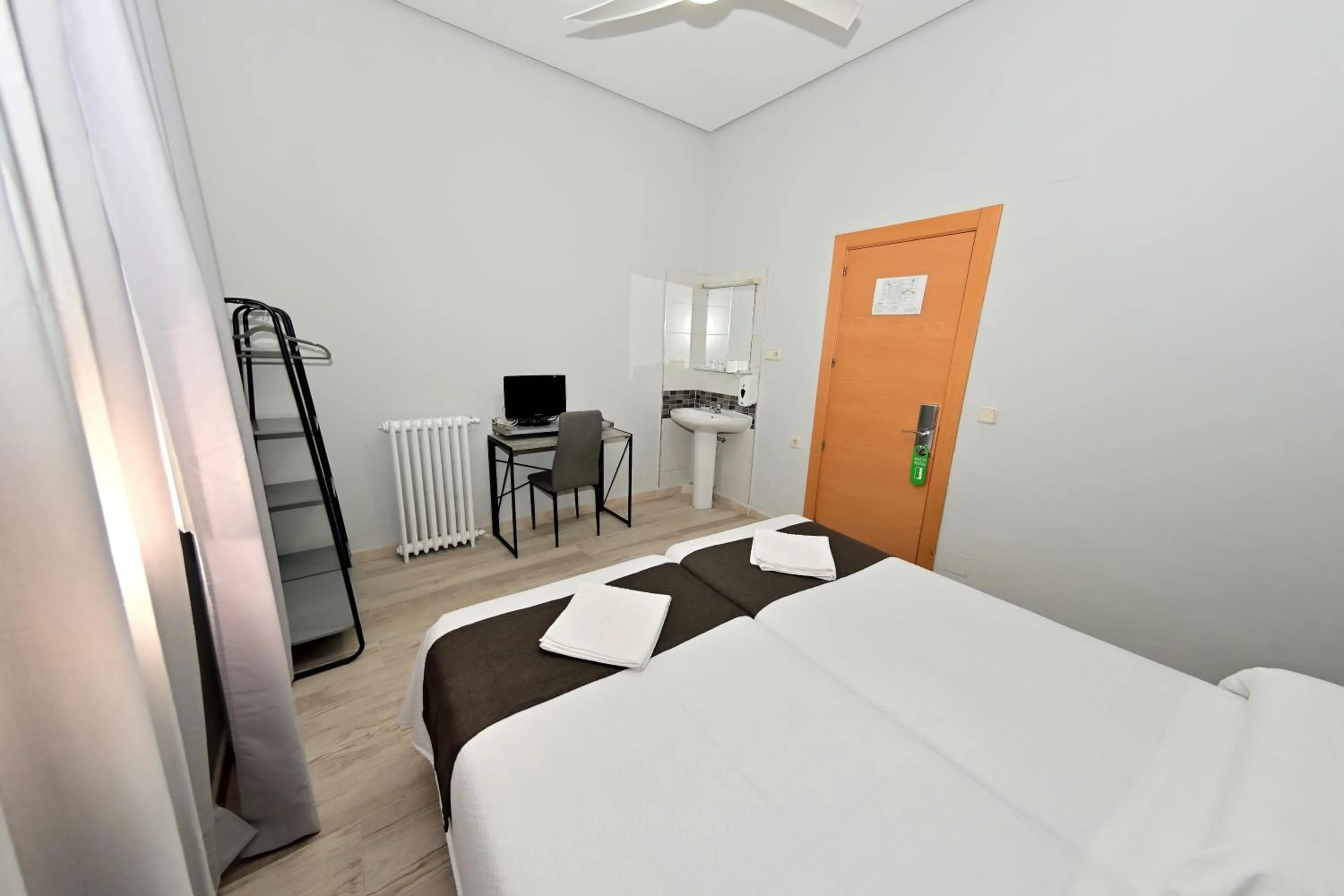 Photo of the whole room, Bed in Hostal Falfes