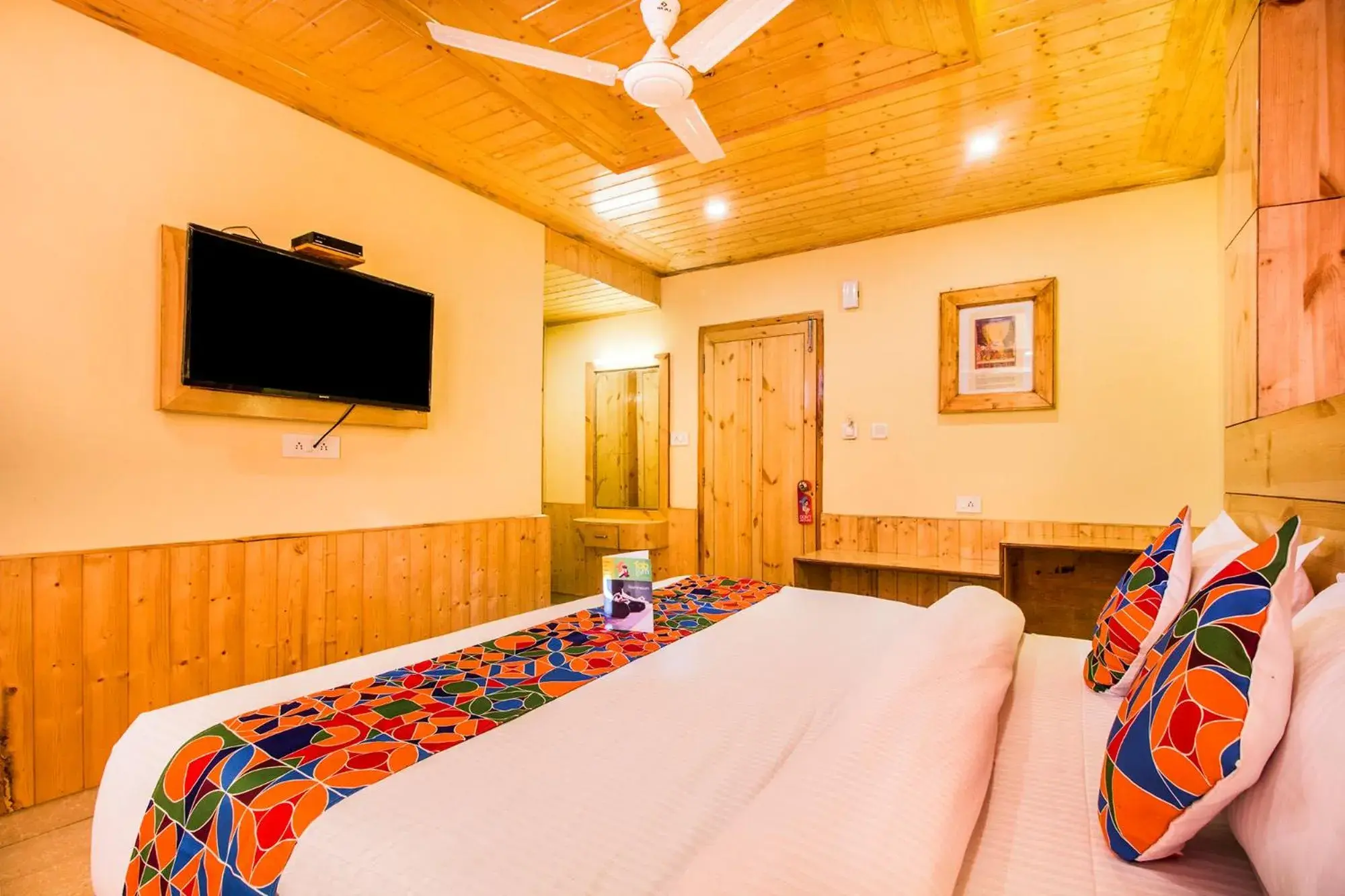 Bedroom, Bed in FabHotel Shami Inn Naggar Road Bedroom, Bed in FabHotel Shami Inn Naggar Road