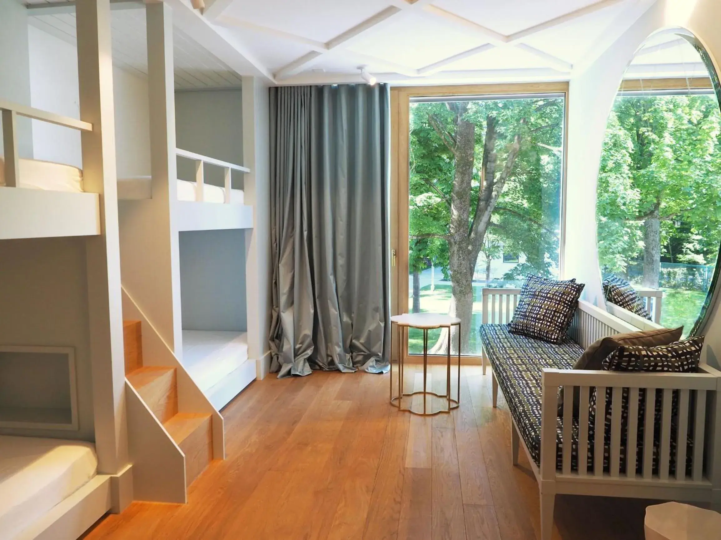 Private 6-Bed Room in Jugend- und Familienhotel Augustin Private 6-Bed Room in Jugend- und Familienhotel Augustin