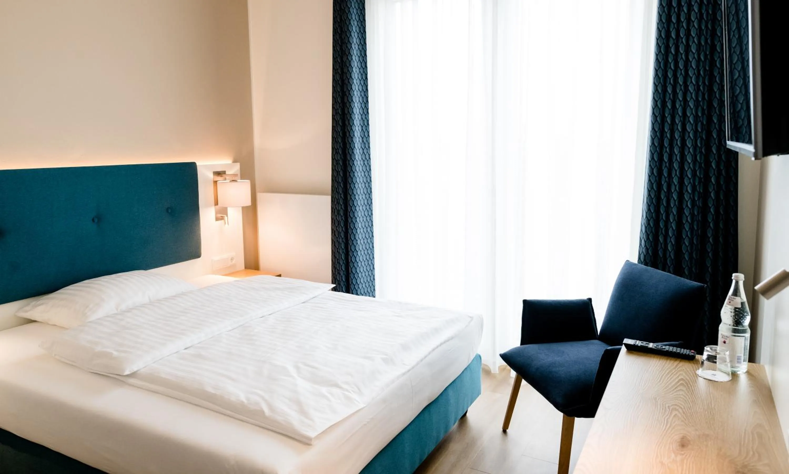 Photo of the whole room, Bed in Haus Rissen Gaestehaus