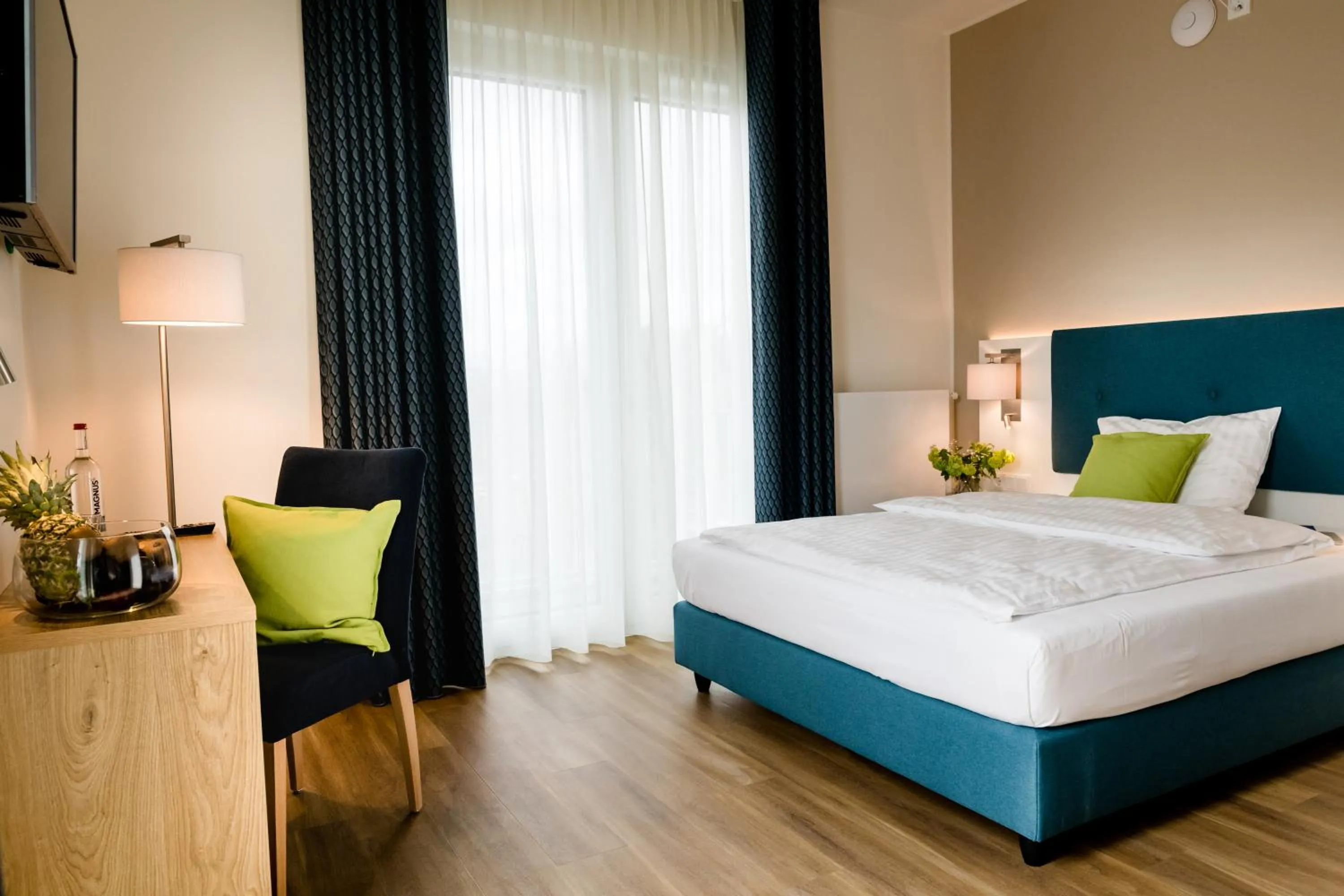 Photo of the whole room, Bed in Haus Rissen Gaestehaus