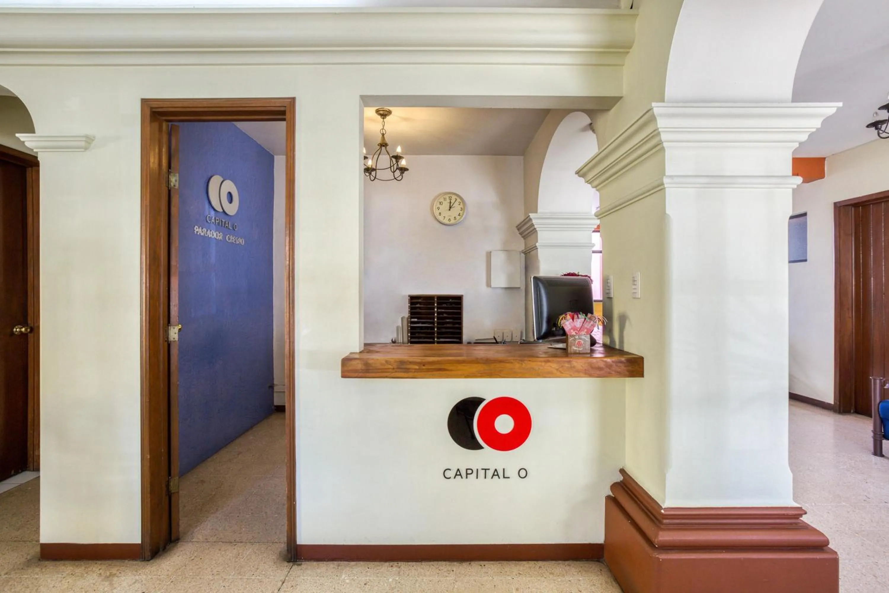 Lobby or reception in Capital O Parador Crespo Hotel, Oaxaca