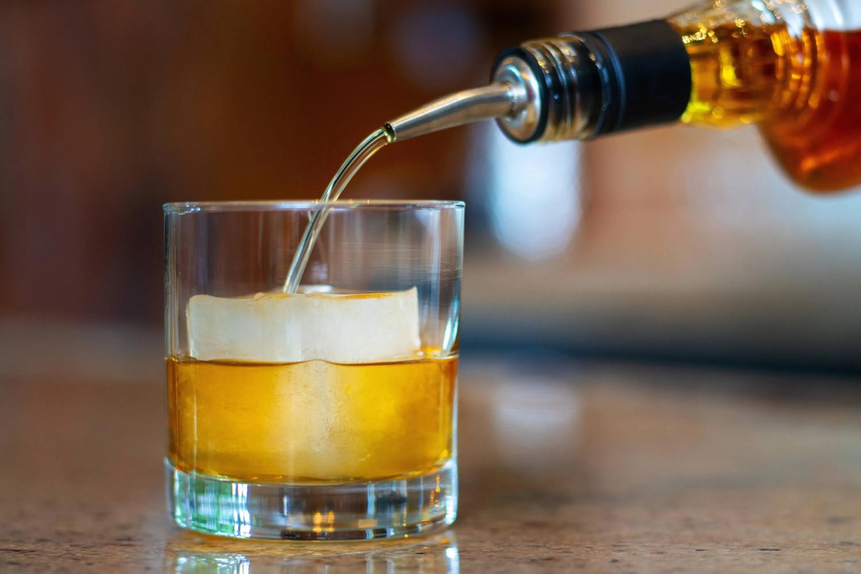 Lounge or bar in The Woodlands Waterway Marriott Hotel and Convention Center