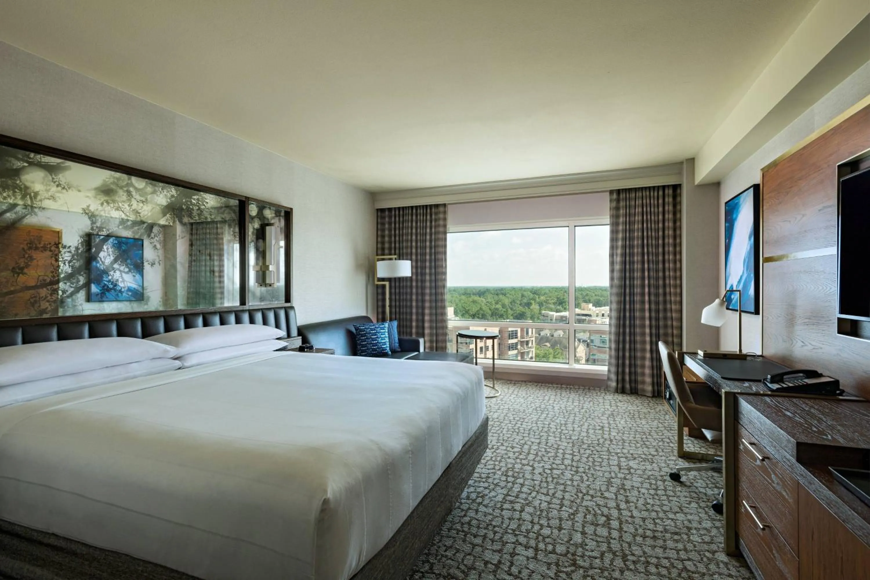 Photo of the whole room, Bed in The Woodlands Waterway Marriott Hotel and Convention Center