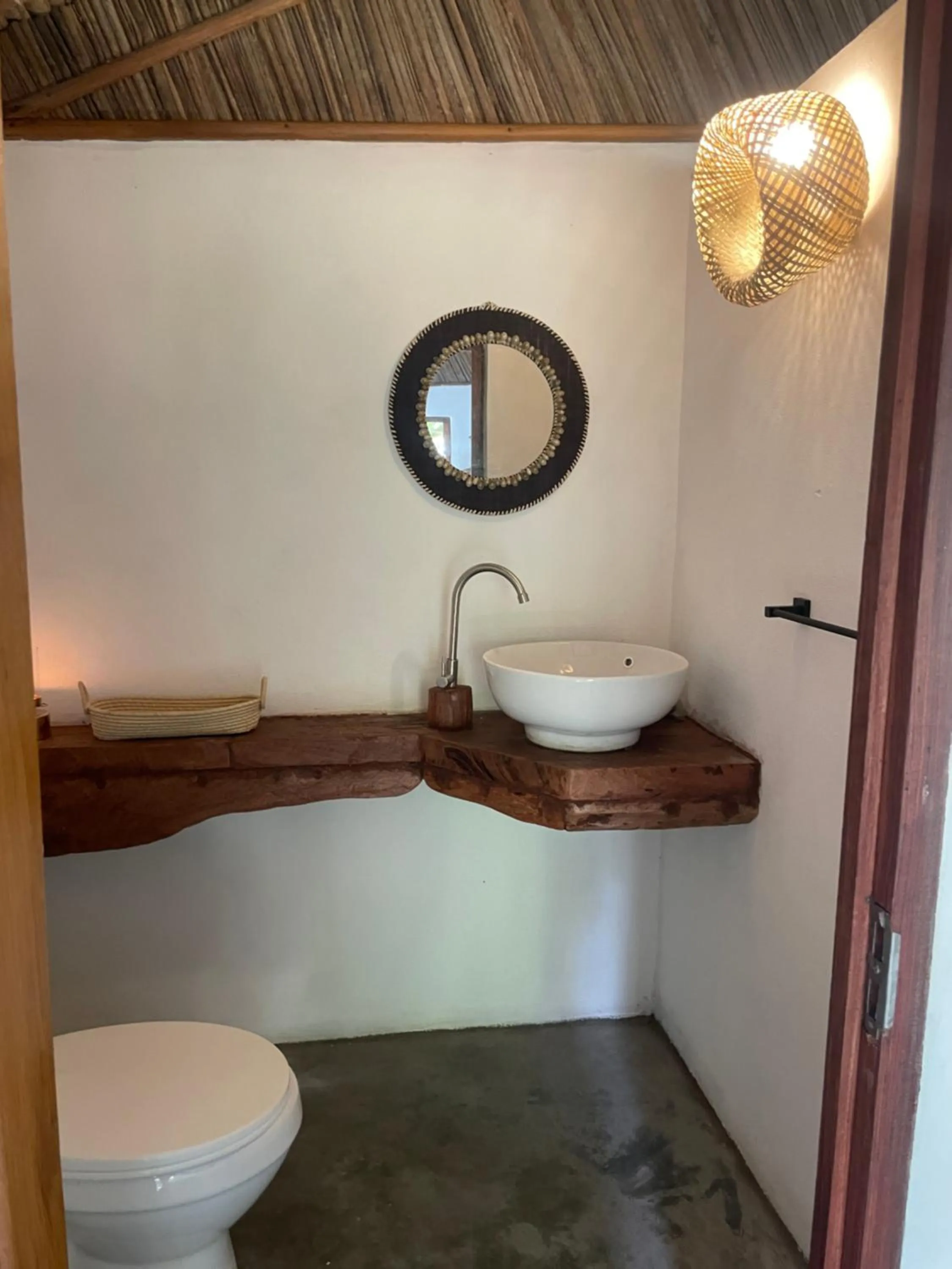 Toilet in Aurora Lodge