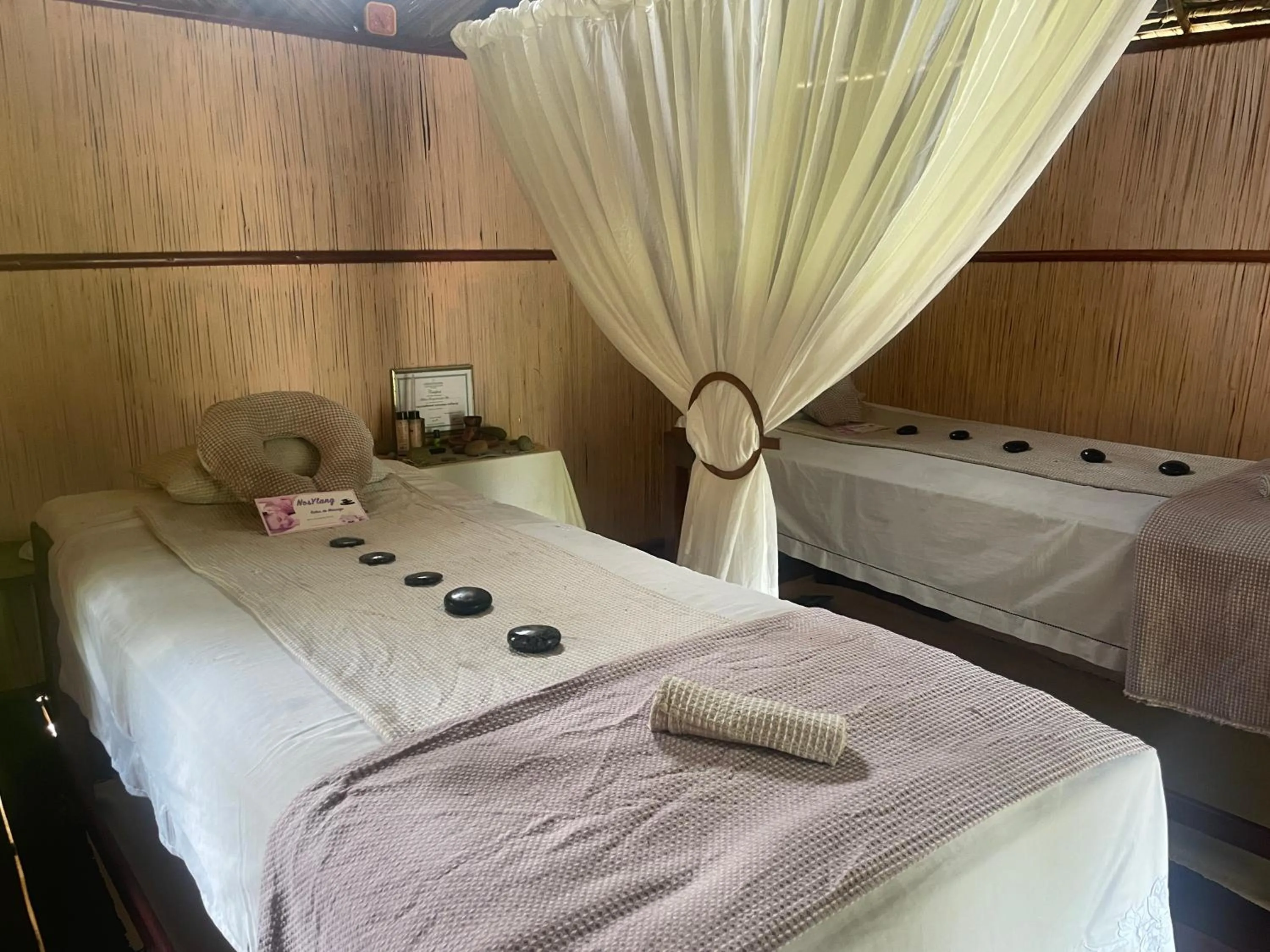 Spa and wellness centre/facilities, Bed in Aurora Lodge