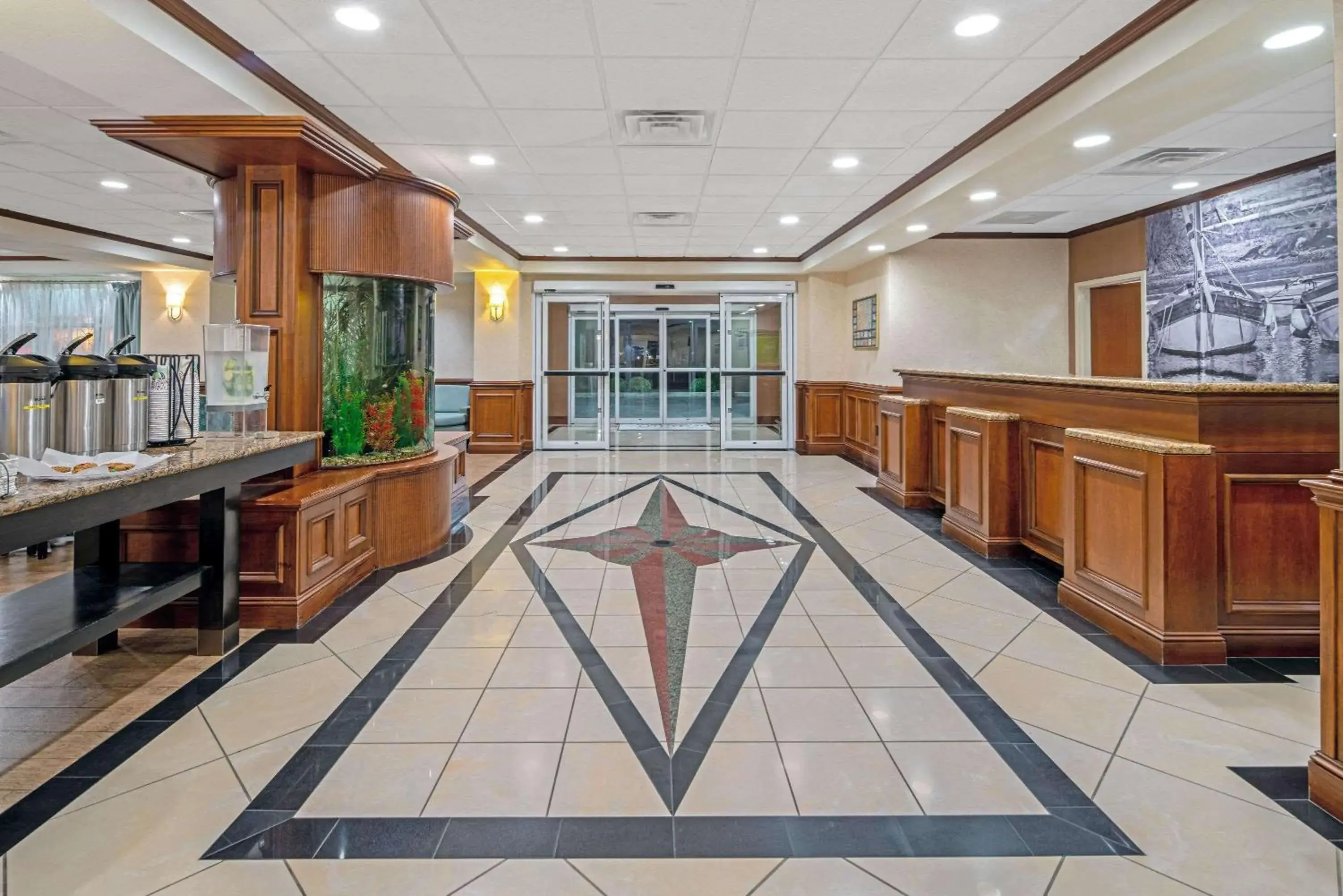 Lobby or reception in La Quinta by Wyndham Corpus Christi-N Padre Isl. Lobby or reception in La Quinta by Wyndham Corpus Christi-N Padre Isl.