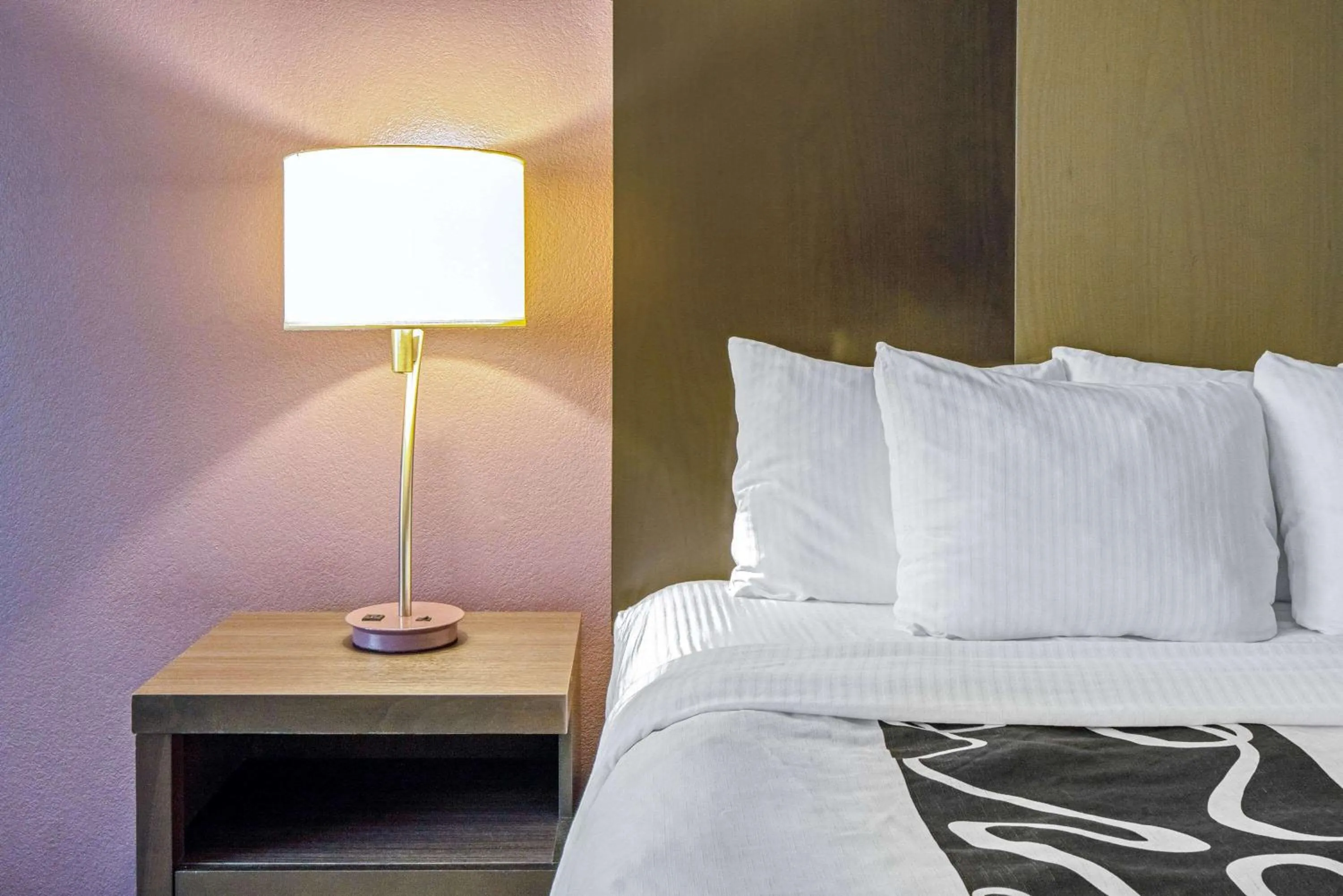 Photo of the whole room, Bed in La Quinta by Wyndham Corpus Christi-N Padre Isl.