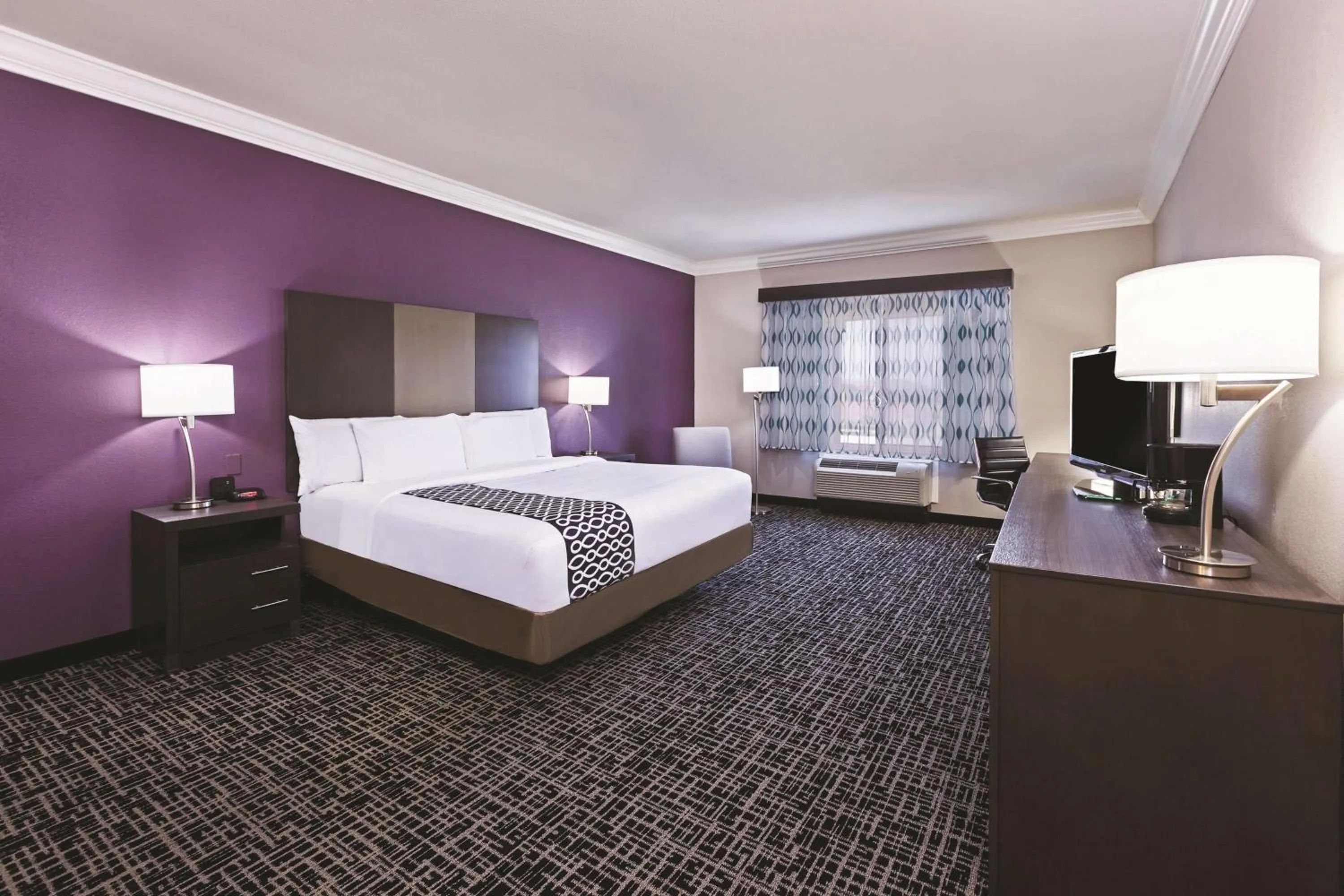 Photo of the whole room, Bed in La Quinta by Wyndham Corpus Christi-N Padre Isl.