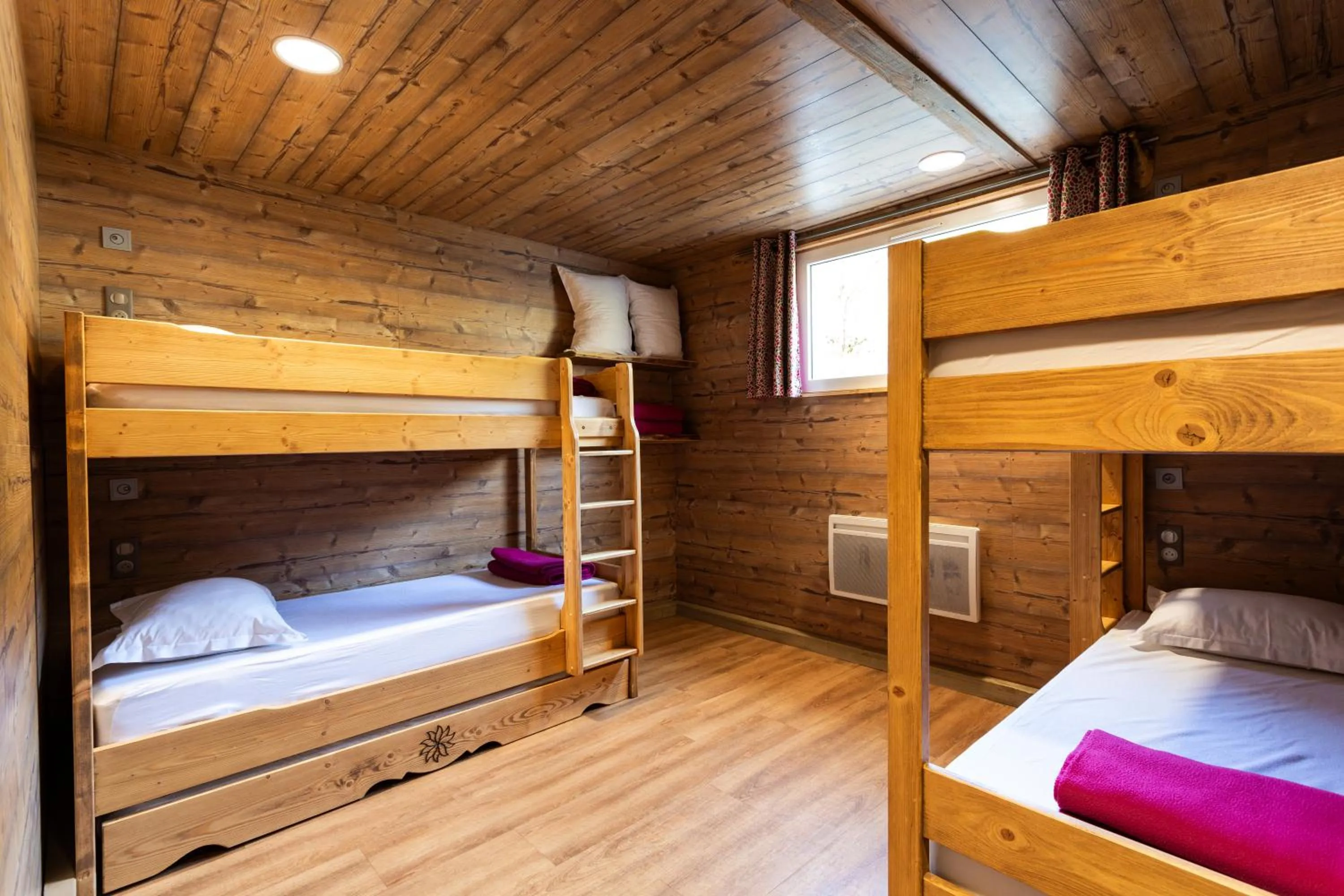 Photo of the whole room, Bed in Le Couarôge Chalets et Appartements