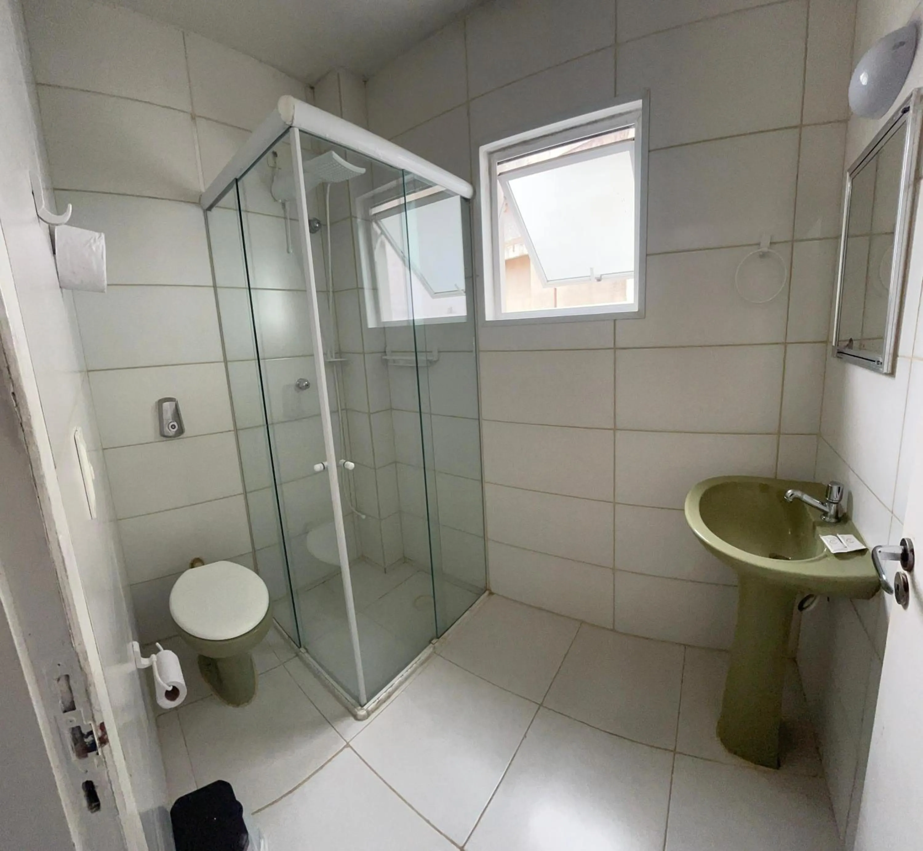 Shower in Gentil Hotel