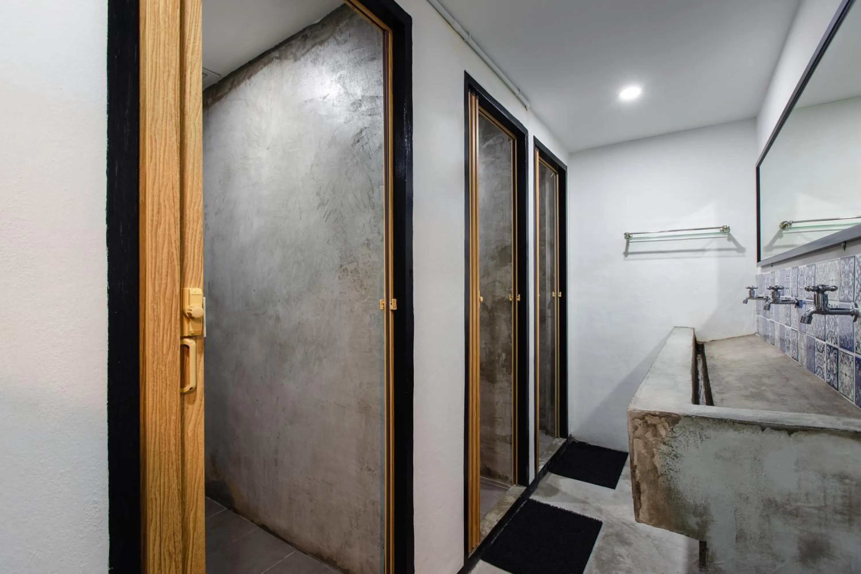 Shower in Perfect Hub Semporna