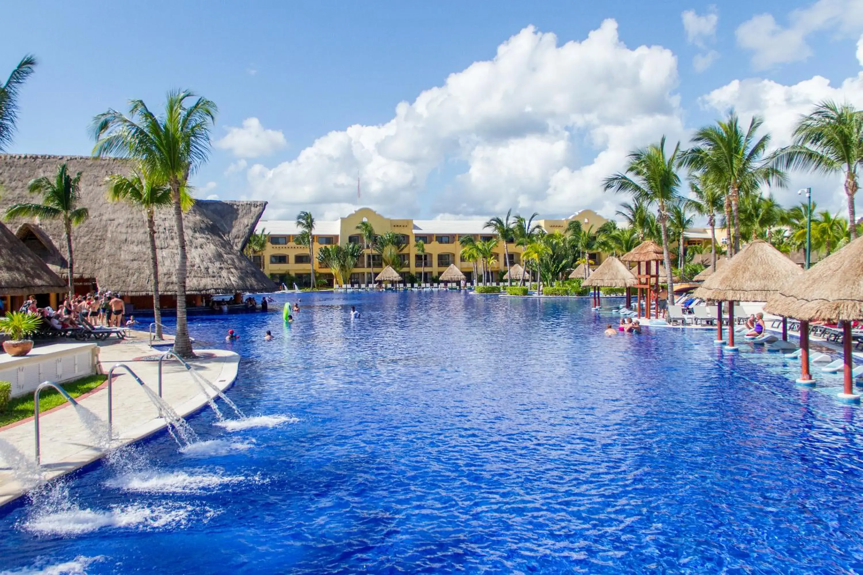 Pool view in Barceló Maya Palace - All Inclusive Pool view in Barceló Maya Palace - All Inclusive