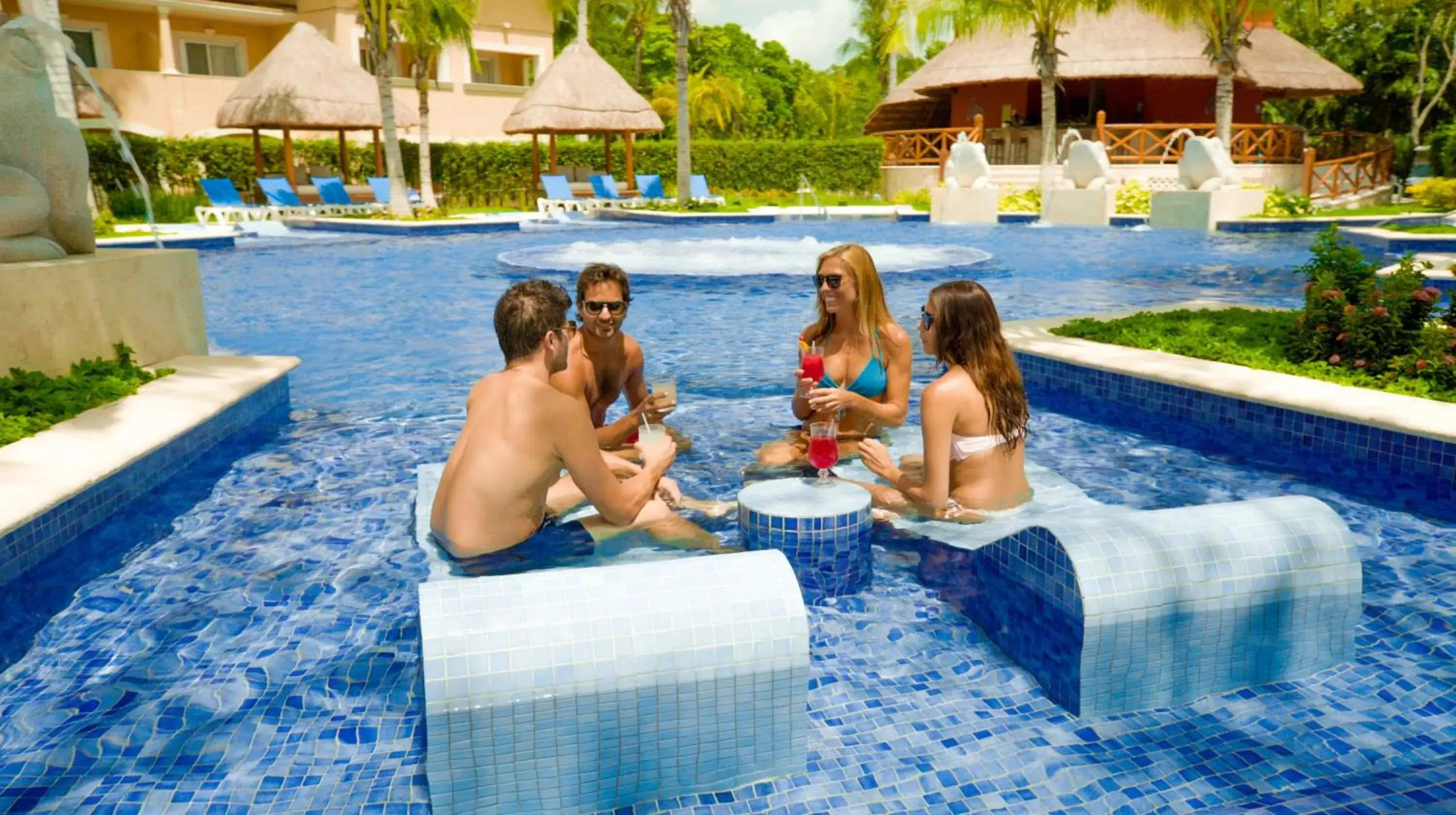Swimming pool in Barceló Maya Palace - All Inclusive Swimming pool in Barceló Maya Palace - All Inclusive