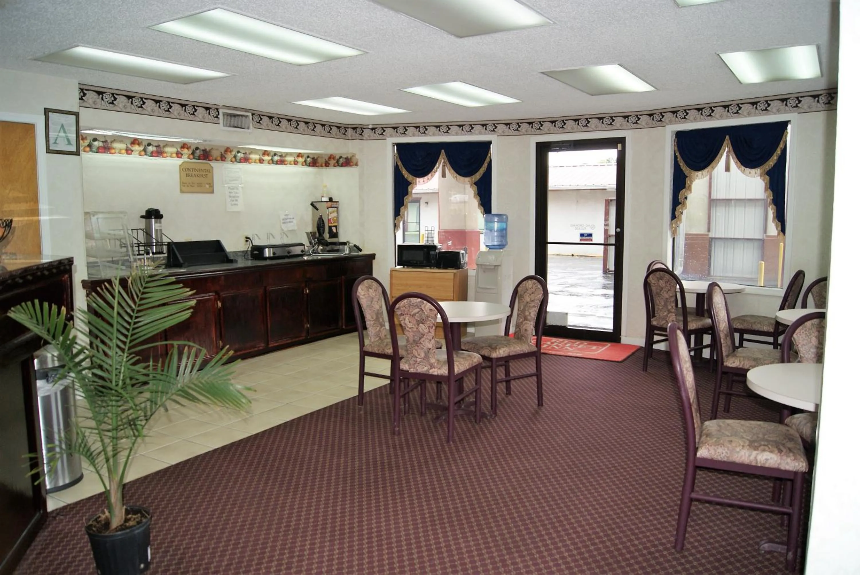 Area and facilities in Red Carpet Inn - Natchez