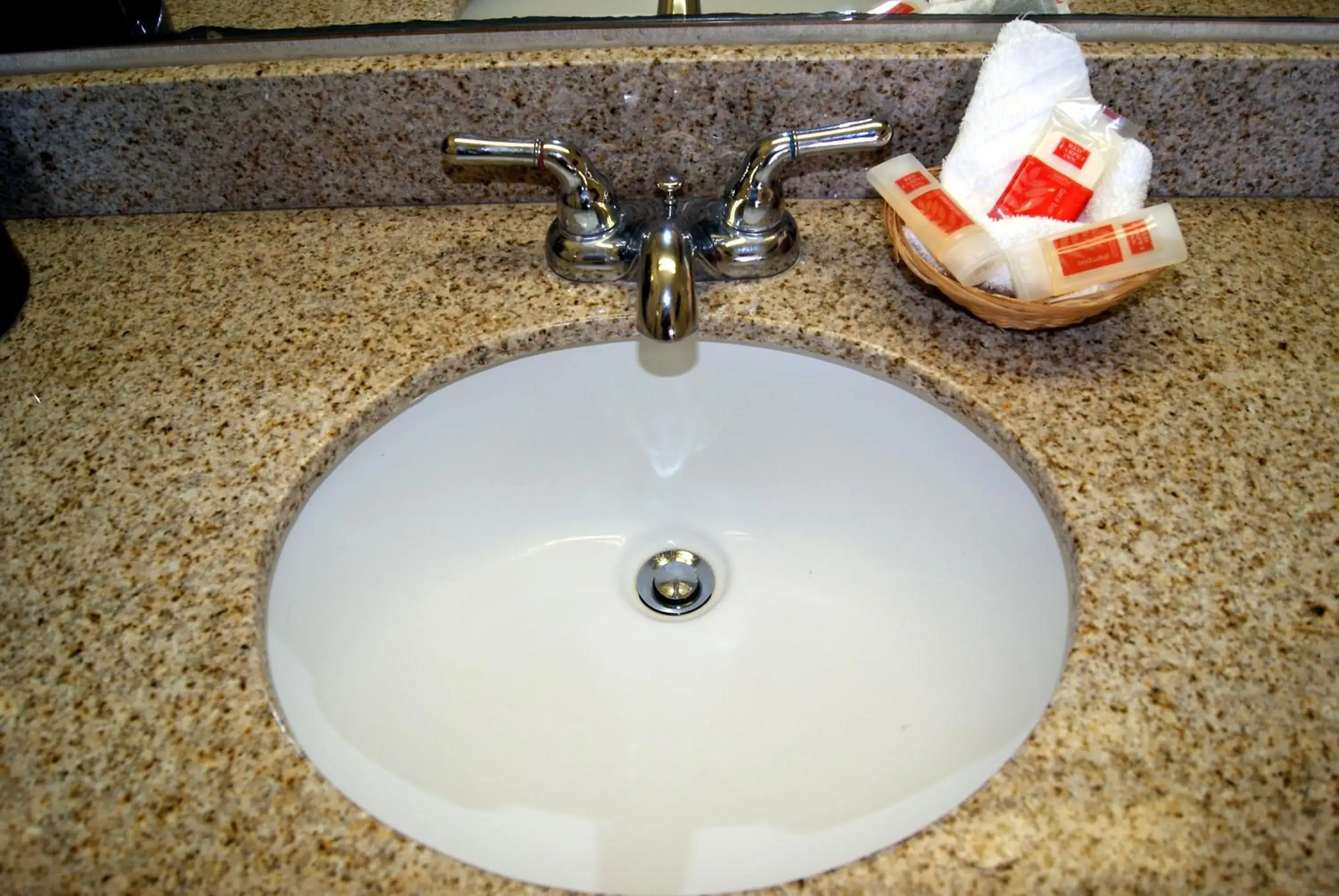 King Room - Smoking in Red Carpet Inn - Natchez King Room - Smoking in Red Carpet Inn - Natchez