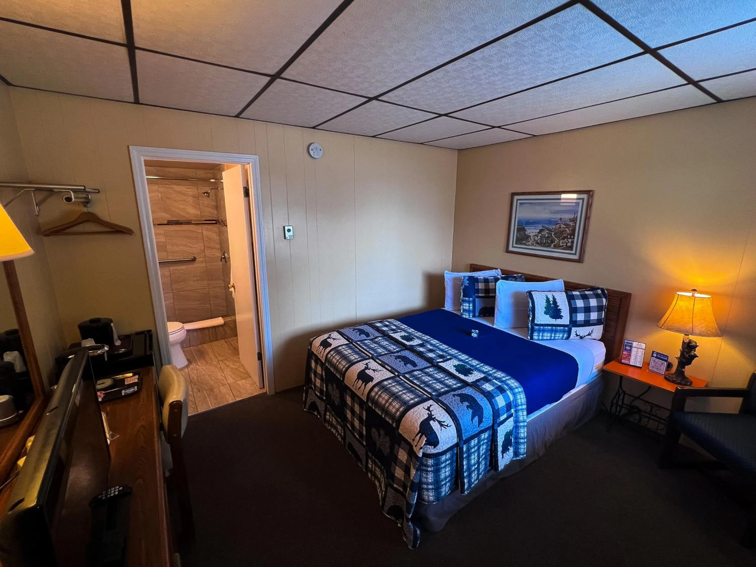 Queen Room in Riviera Motel