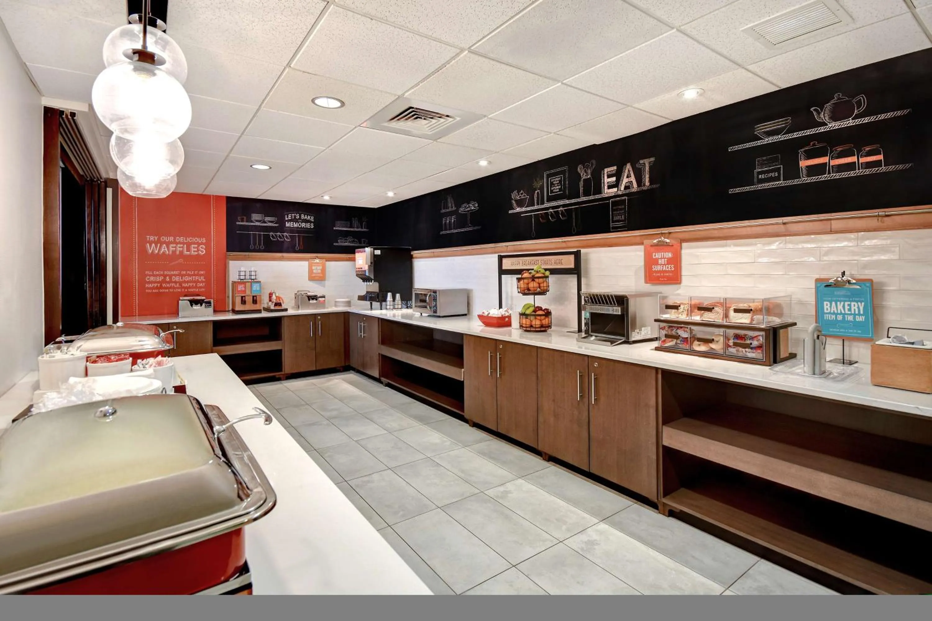 Breakfast in Hampton Inn & Suites Alexandria Old Town Area South