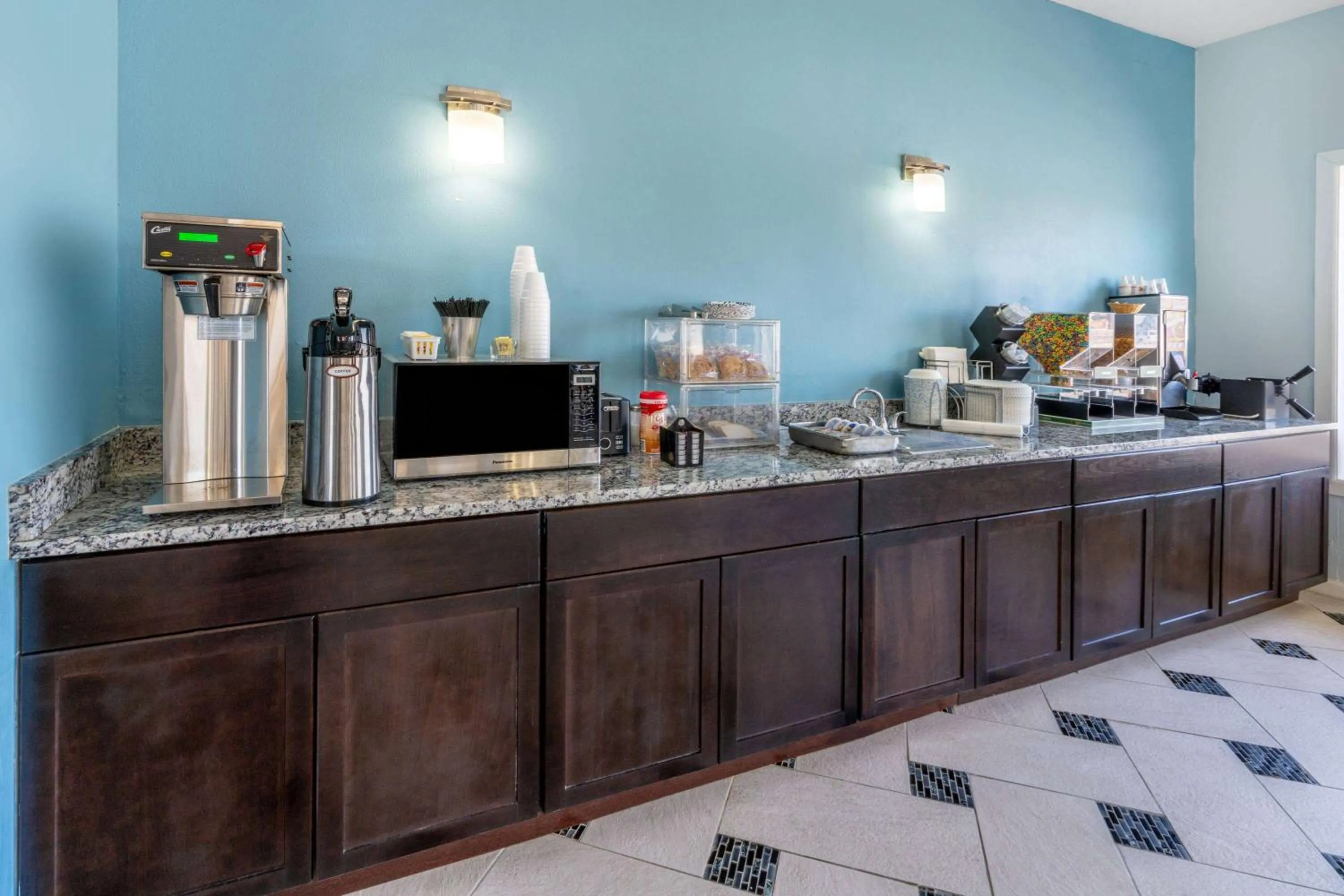 Breakfast in Days Inn by Wyndham Delta CO