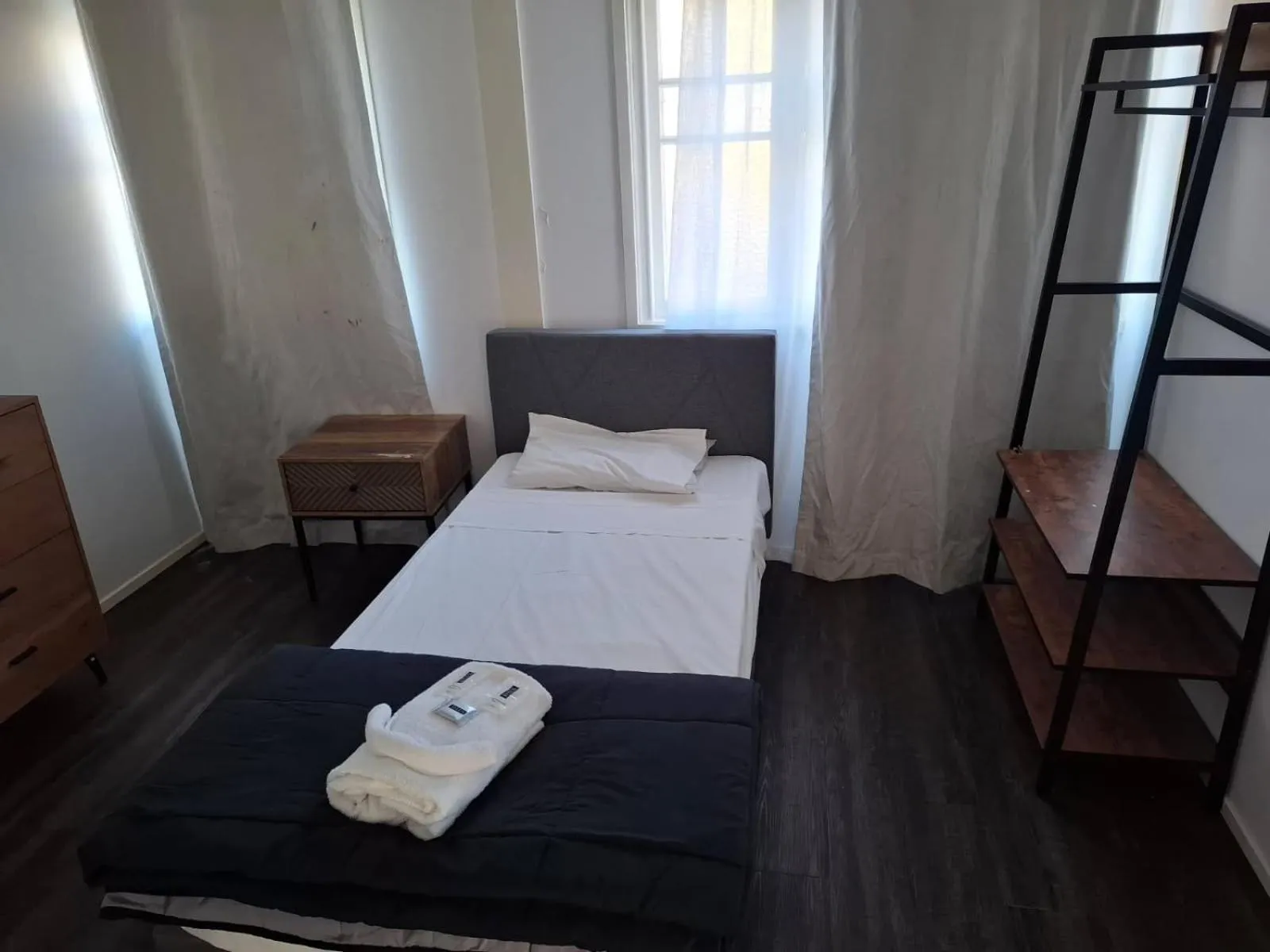 Bed in Maryborough City Motel