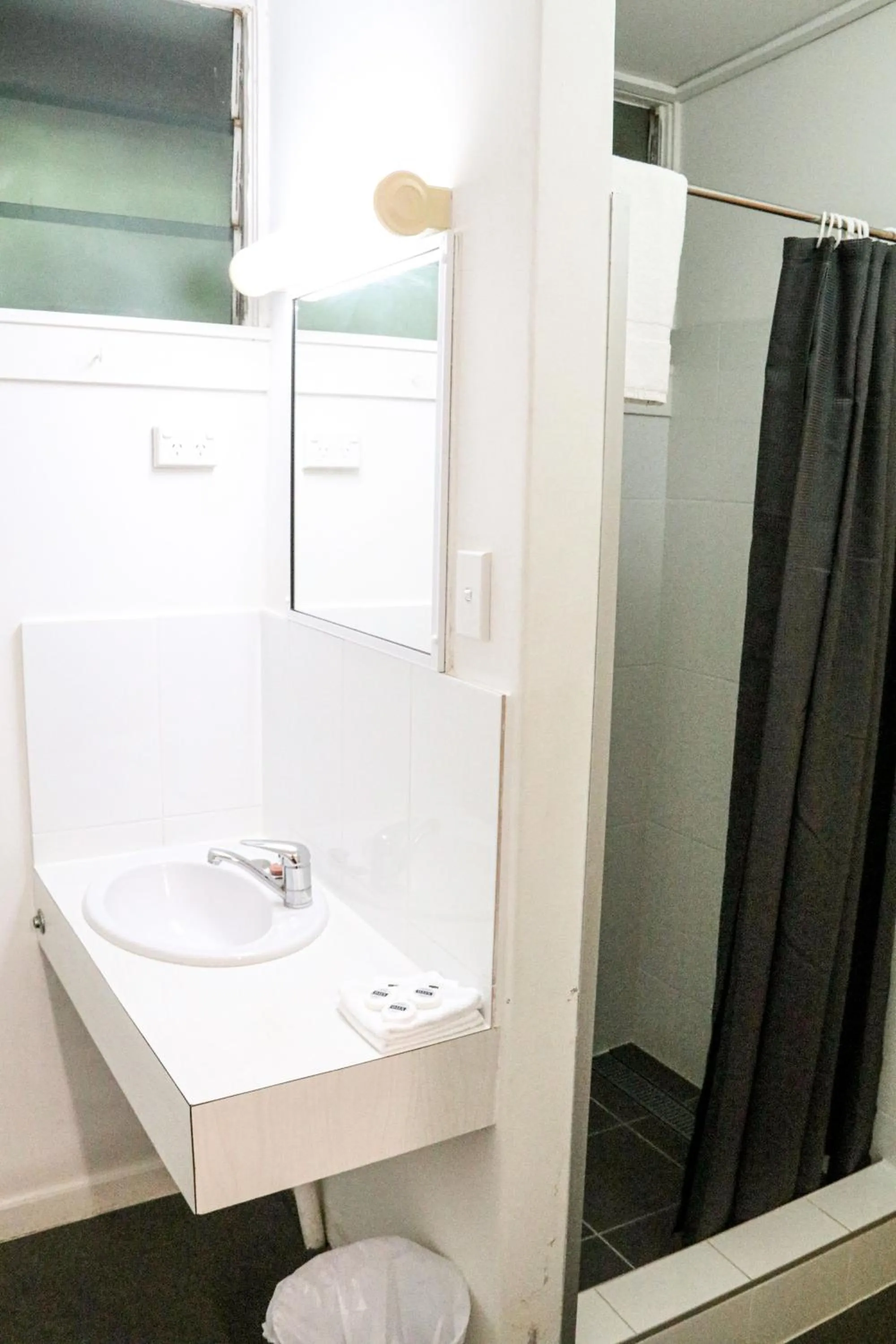 Bathroom in Maryborough City Motel