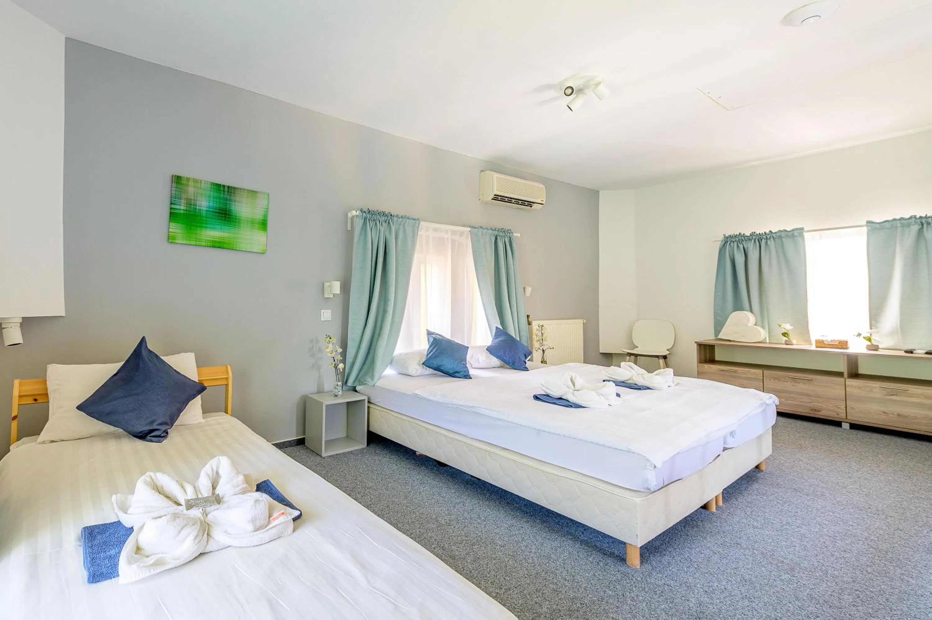 Bed in Herczeg Udvarház Poroszló