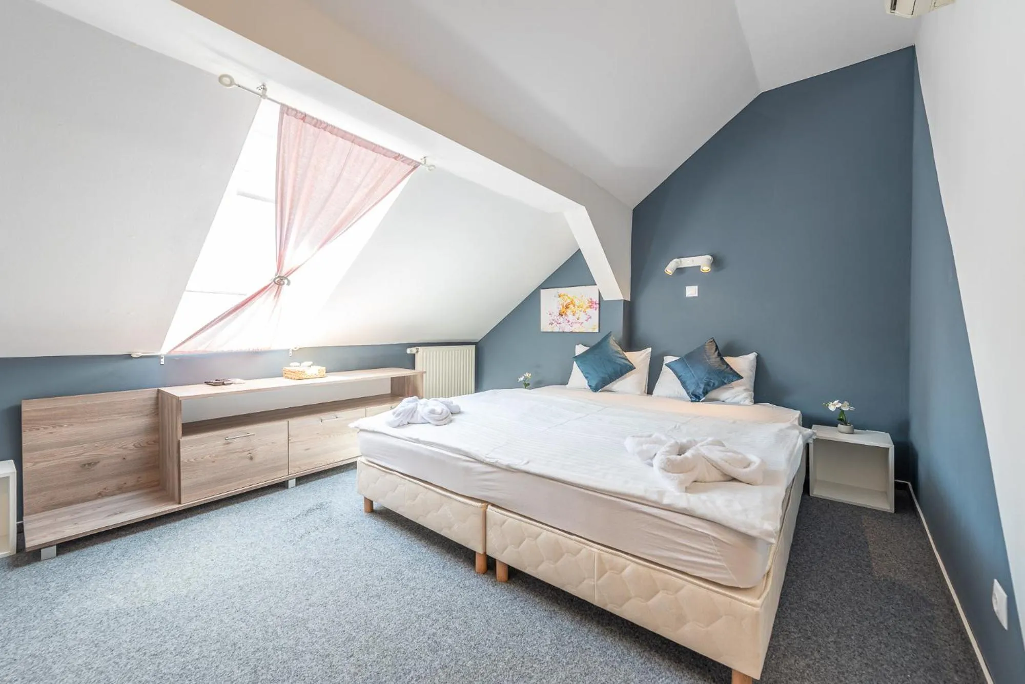 Bed in Herczeg Udvarház Poroszló