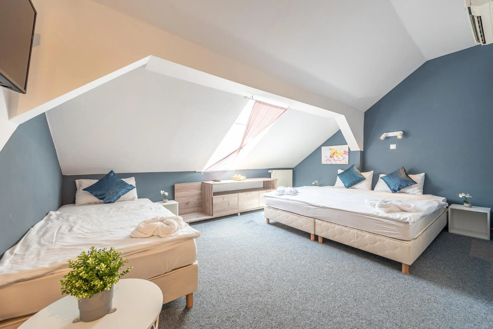 Bed in Herczeg Udvarház Poroszló