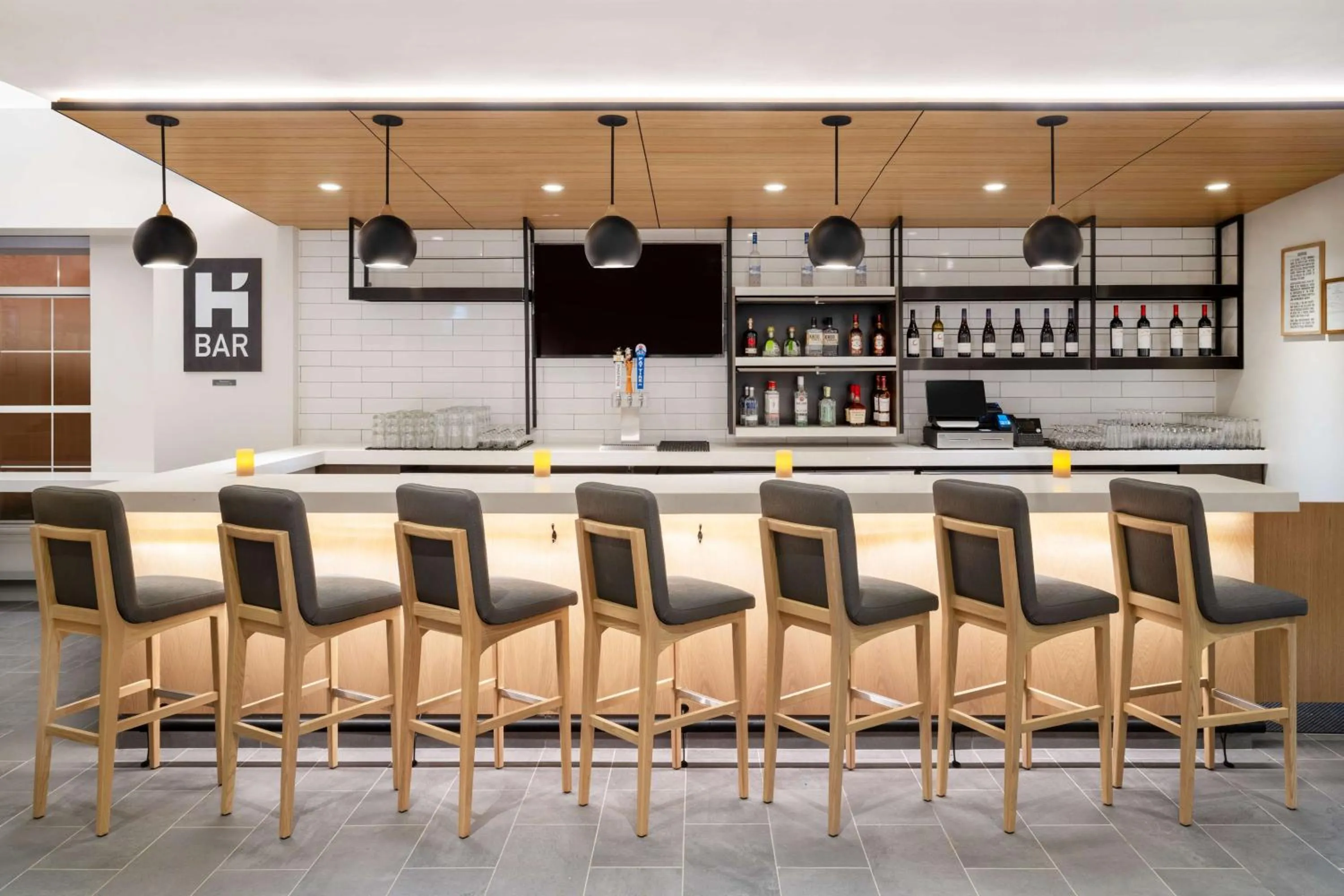 Restaurant/places to eat in Hyatt House Colorado Springs Airport