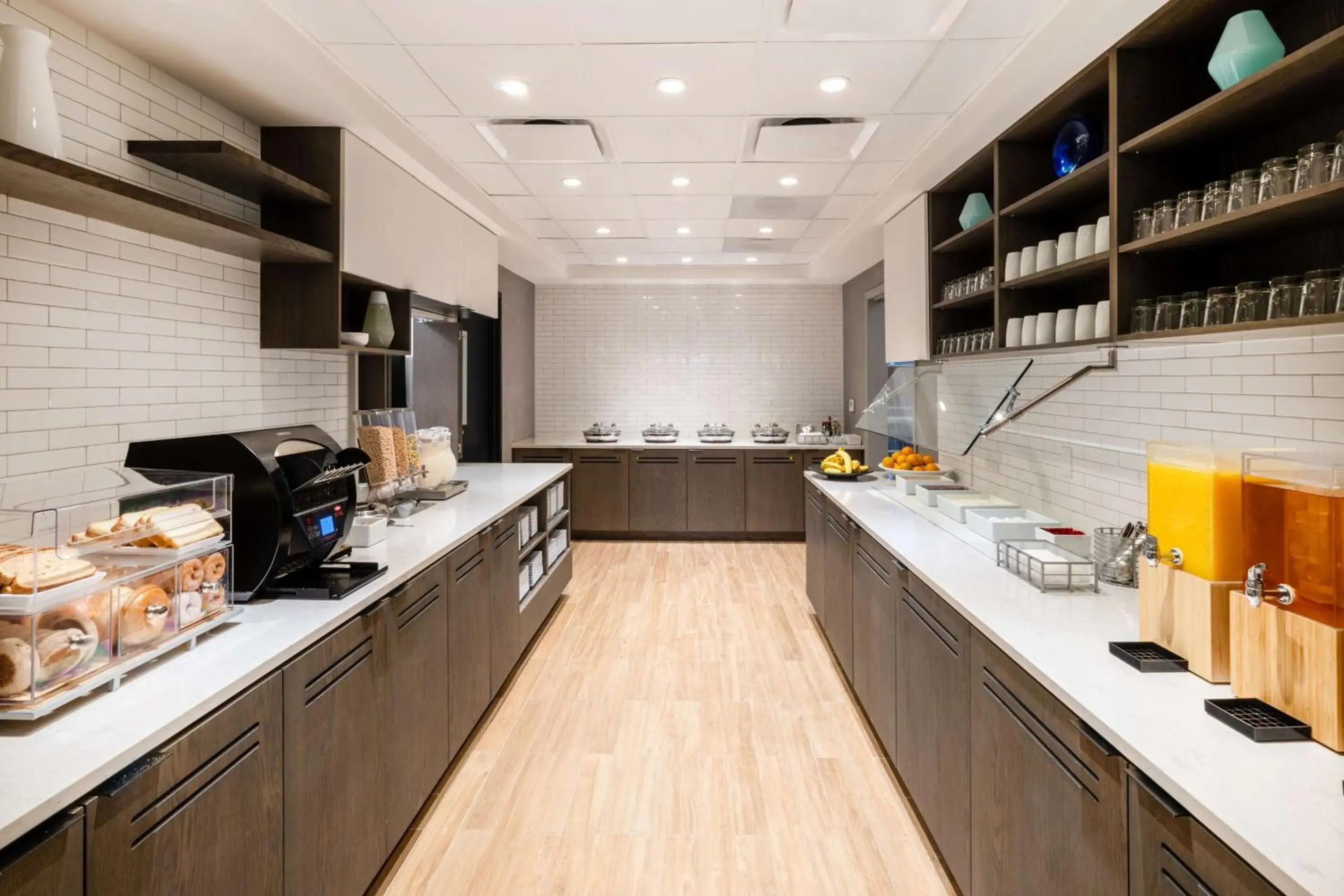 Food and drinks in Hyatt House Colorado Springs Airport Food and drinks in Hyatt House Colorado Springs Airport