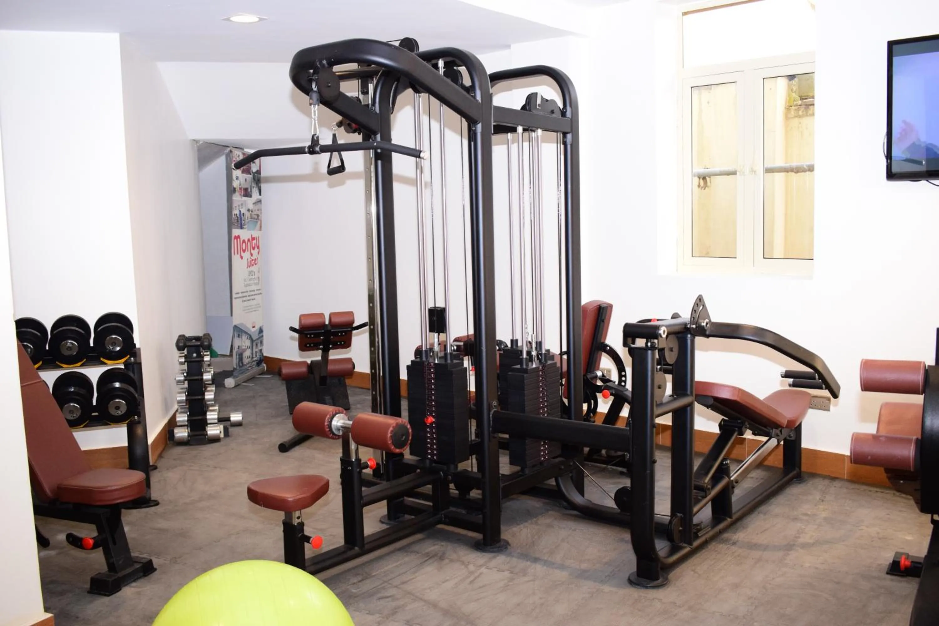 Fitness centre/facilities in Monty Suites & Golf