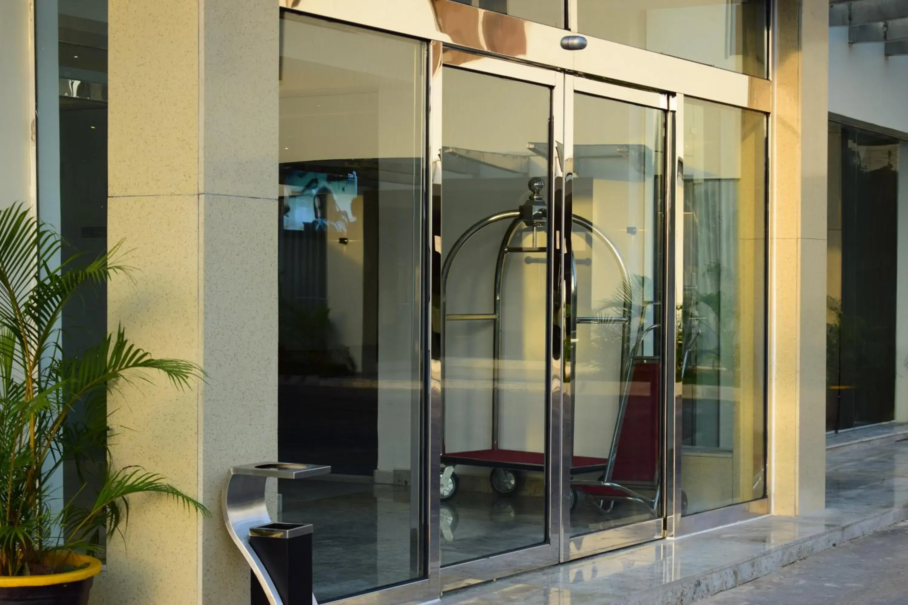 Facade/entrance in Monty Suites & Golf Facade/entrance in Monty Suites & Golf