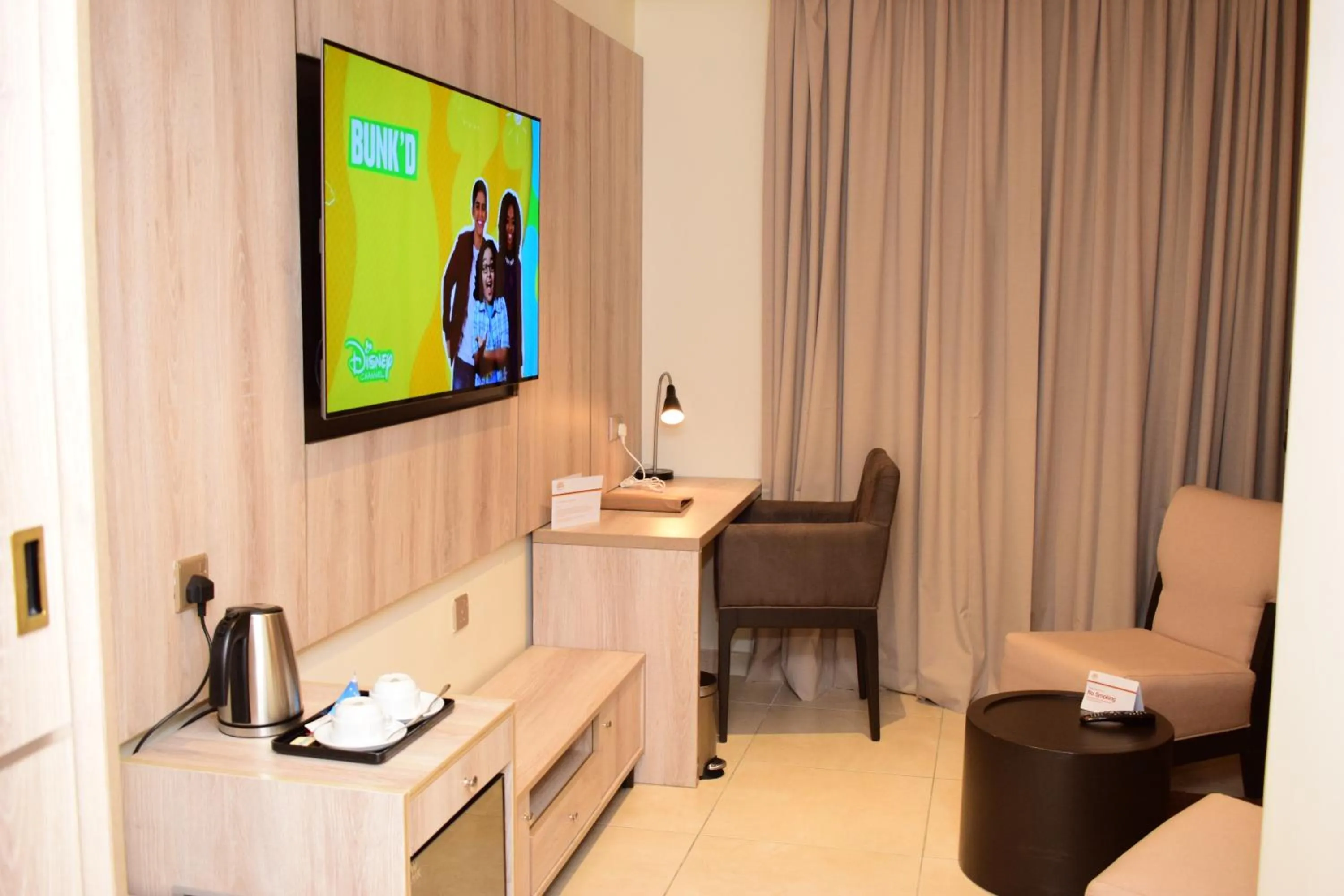 Seating area in Monty Suites & Golf