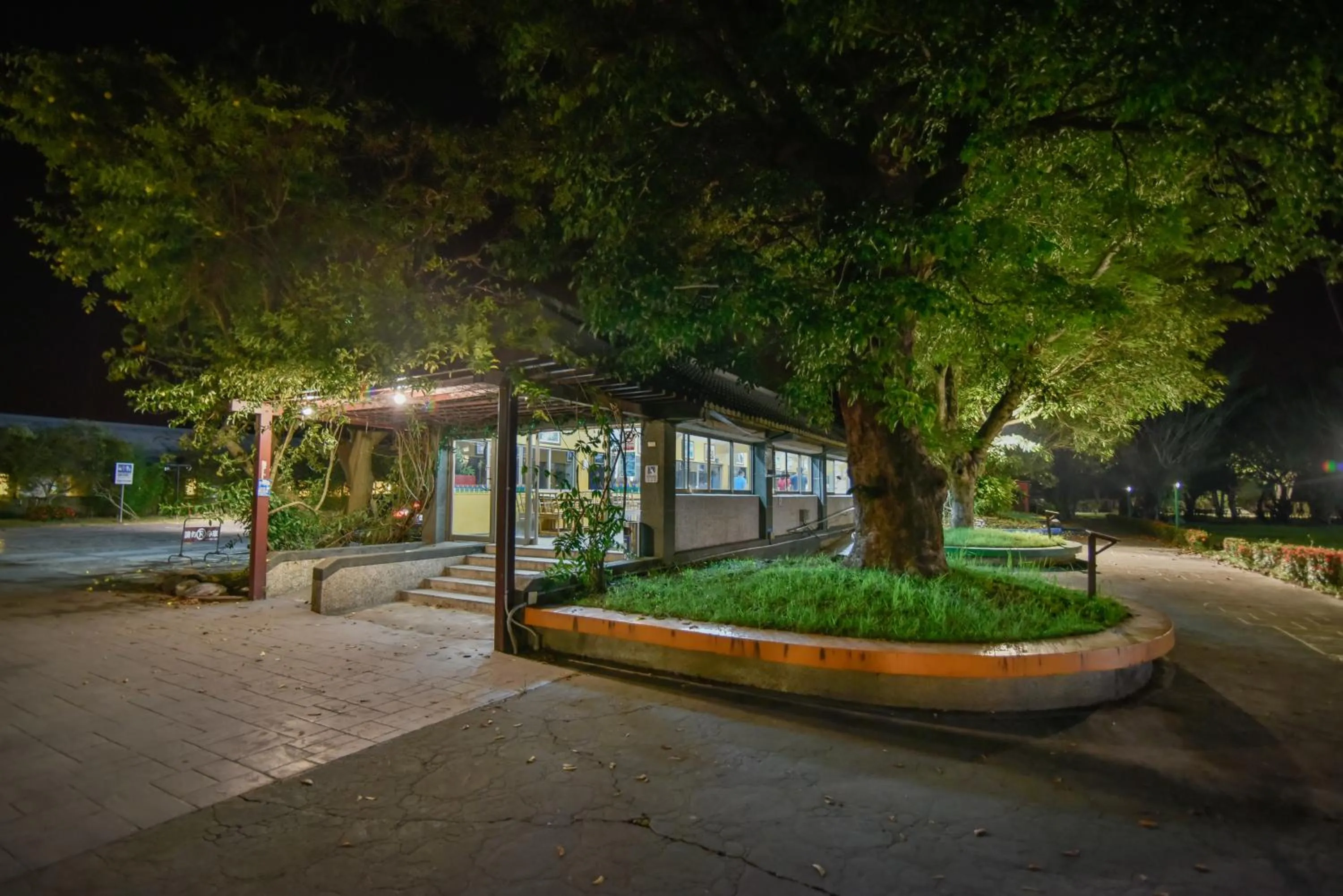 Night in Yi Yuan Resort