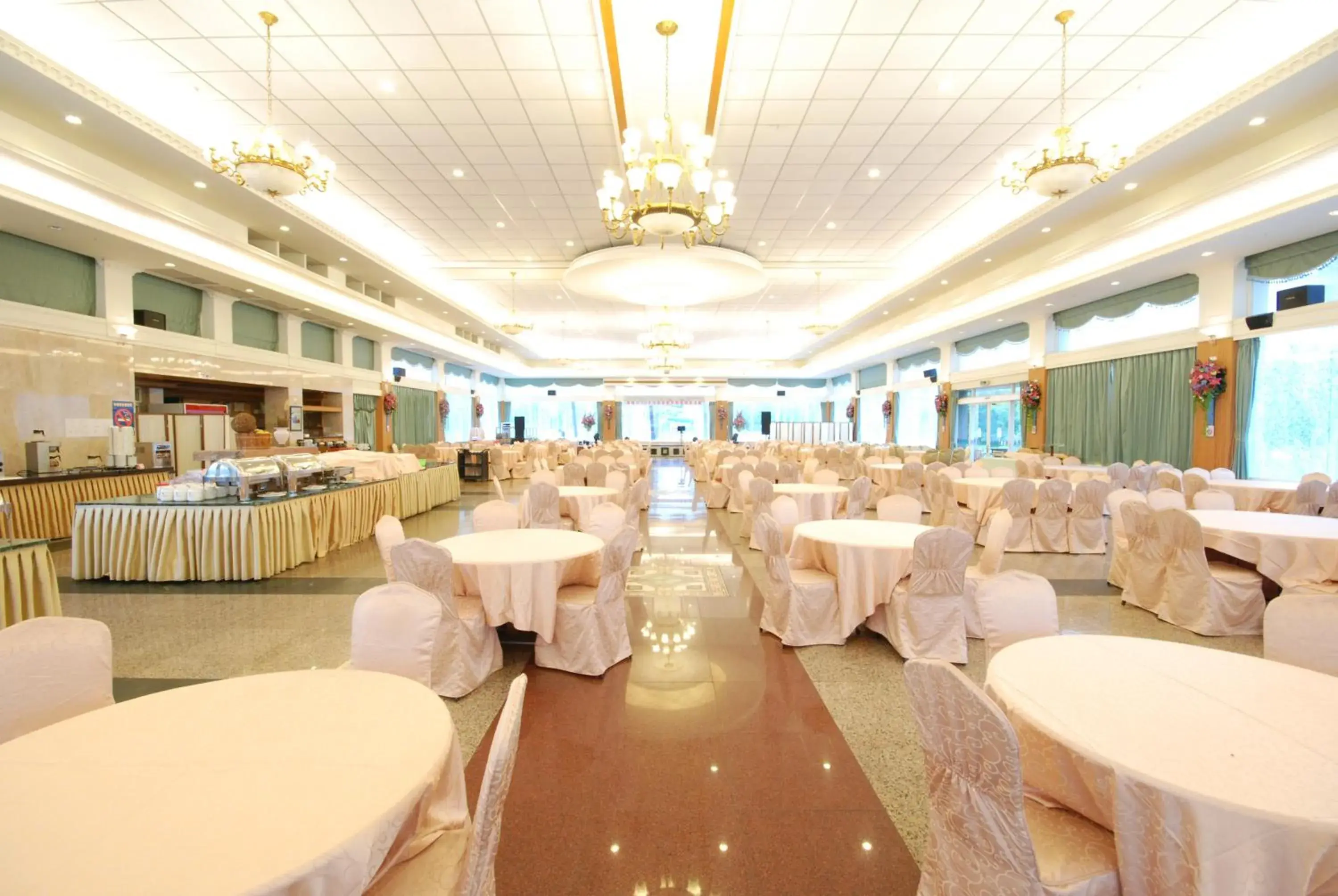 Restaurant/places to eat in Yi Yuan Resort Restaurant/places to eat in Yi Yuan Resort