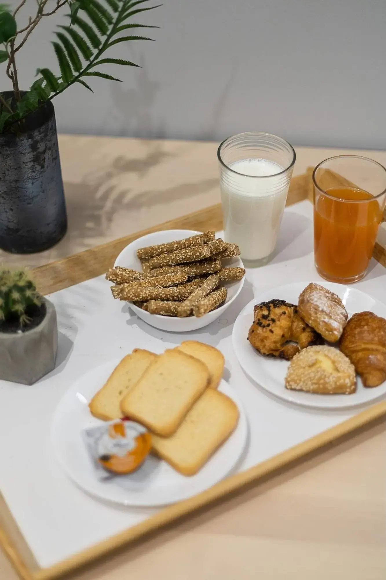 Food and drinks in The Omnia Collection Pagrati Food and drinks in The Omnia Collection Pagrati