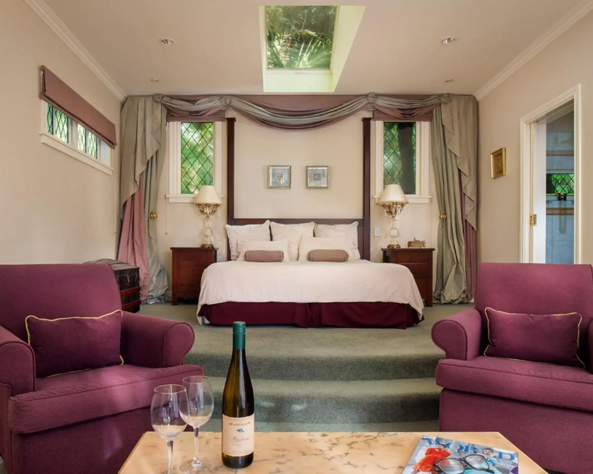 Bed in Greenmantle Estate Hotel Bed in Greenmantle Estate Hotel