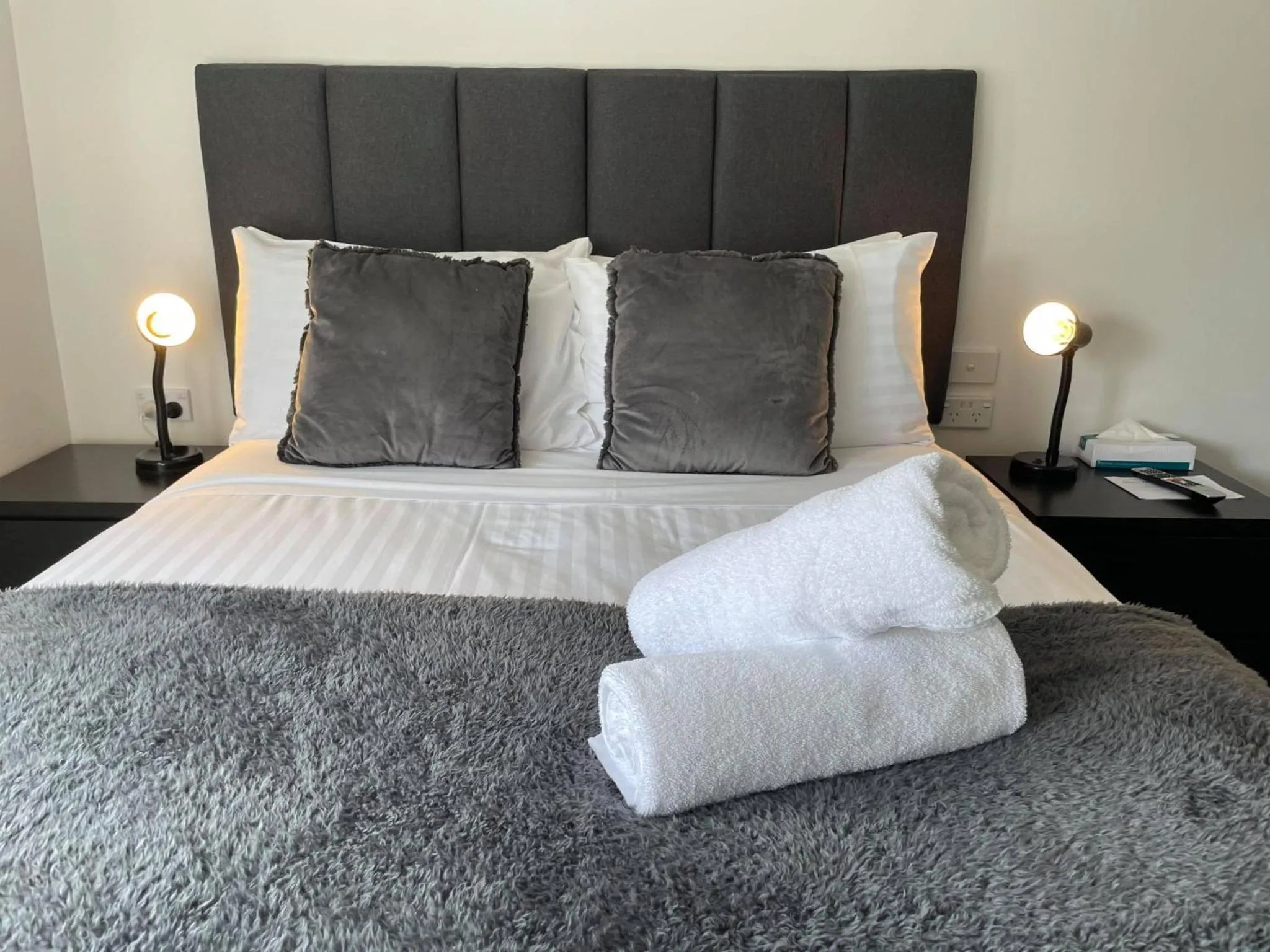 Bed in Tullah Lakeside Lodge