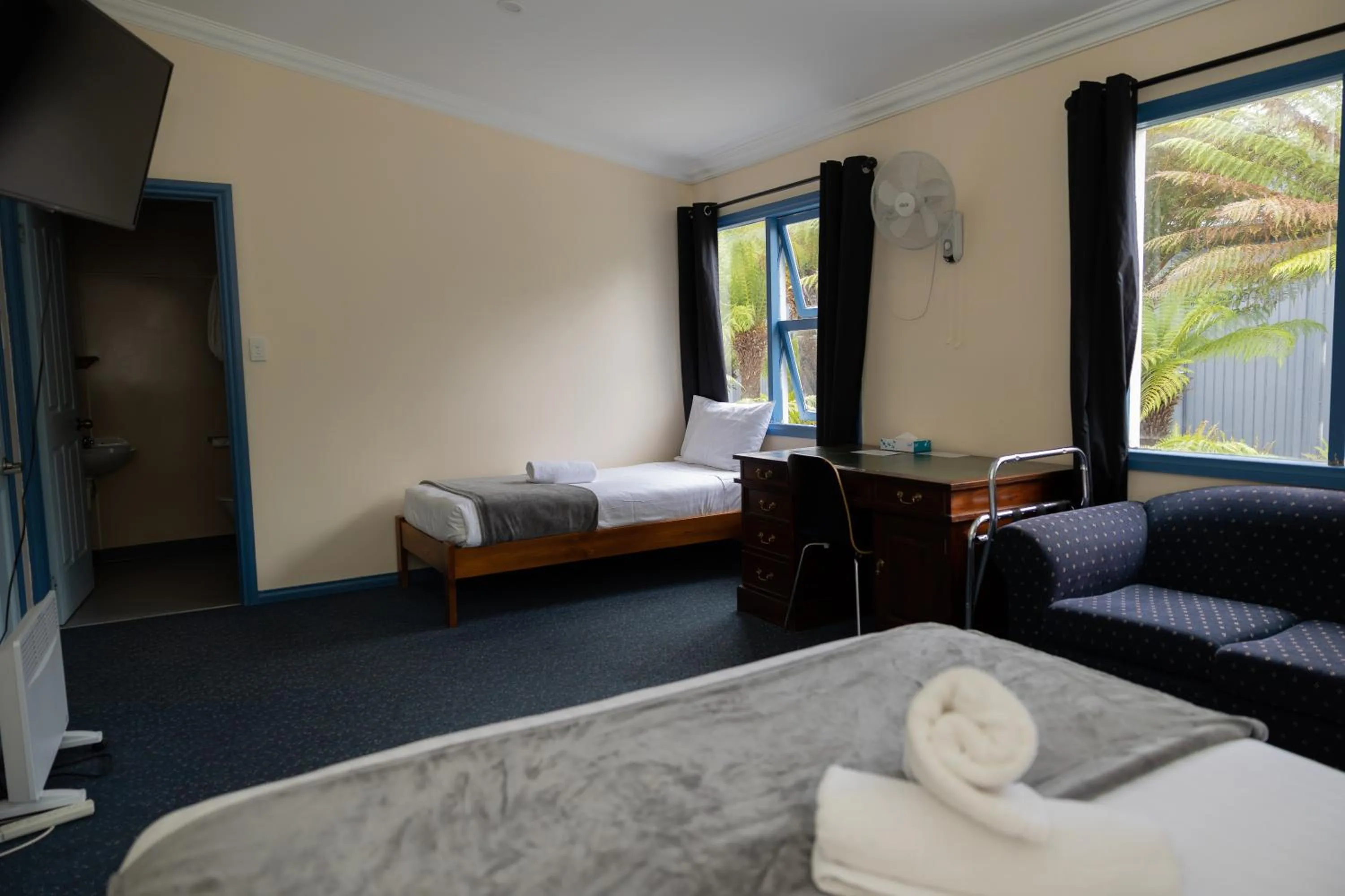 Bedroom, Bed in Tullah Lakeside Lodge