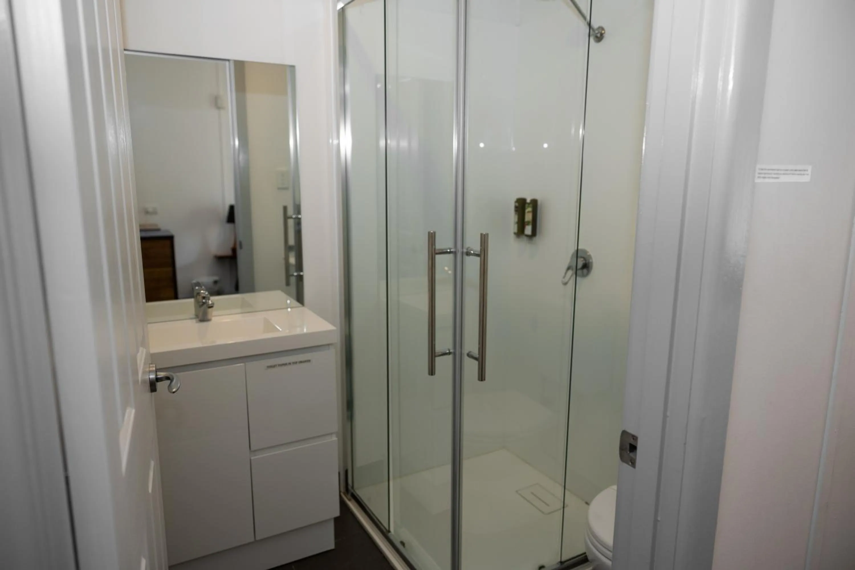 Shower in Tullah Lakeside Lodge