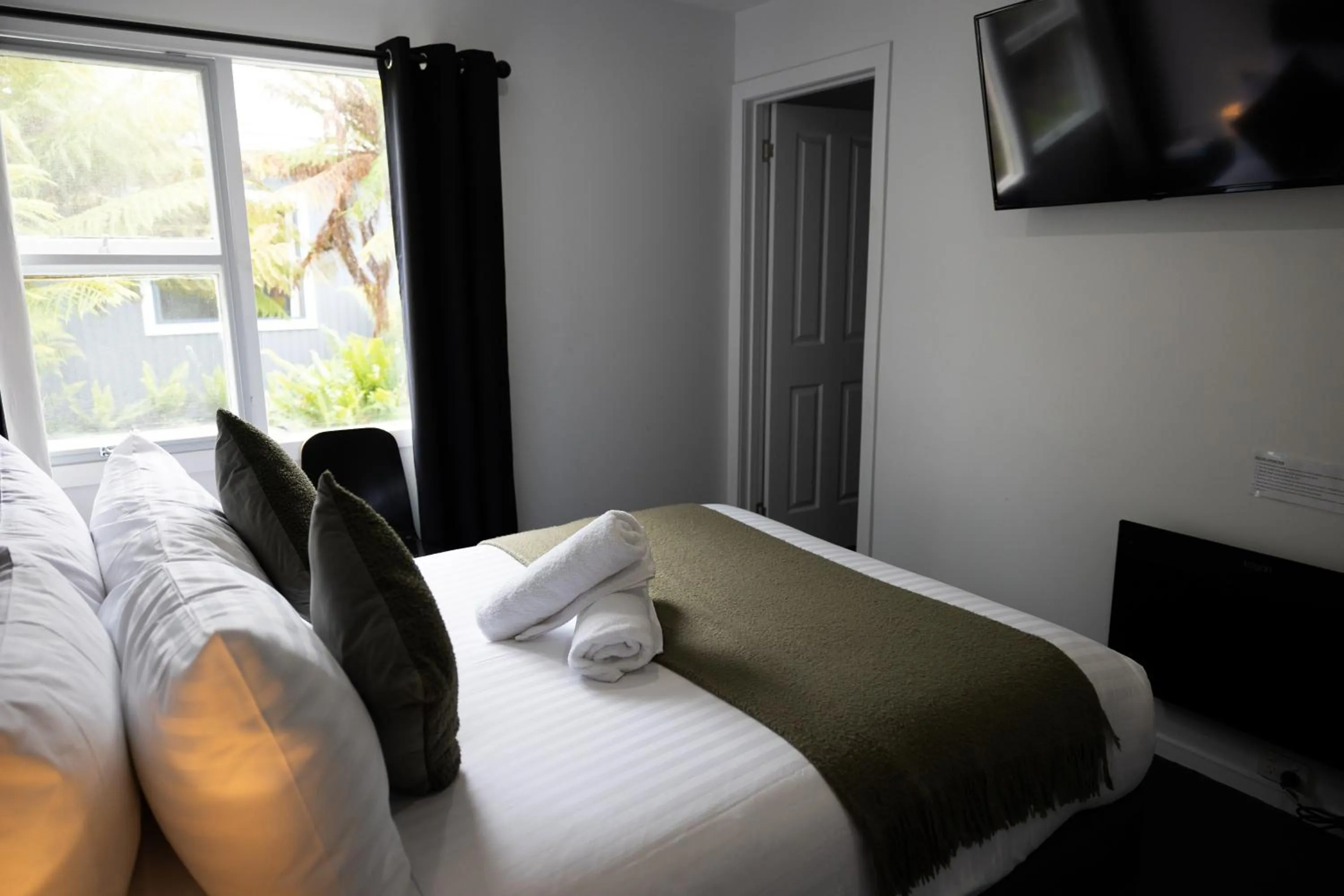 Bedroom, Bed in Tullah Lakeside Lodge