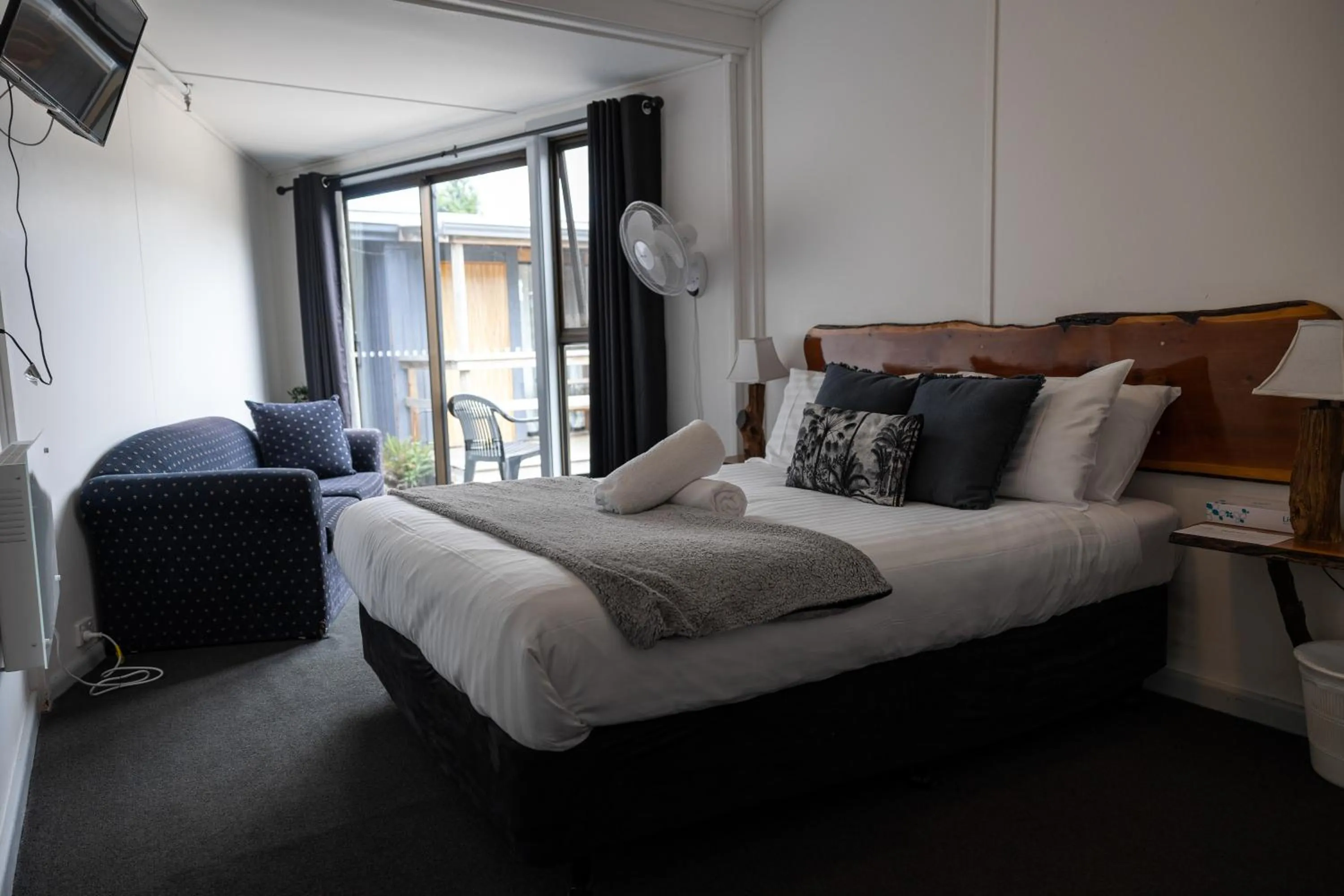 Bed in Tullah Lakeside Lodge