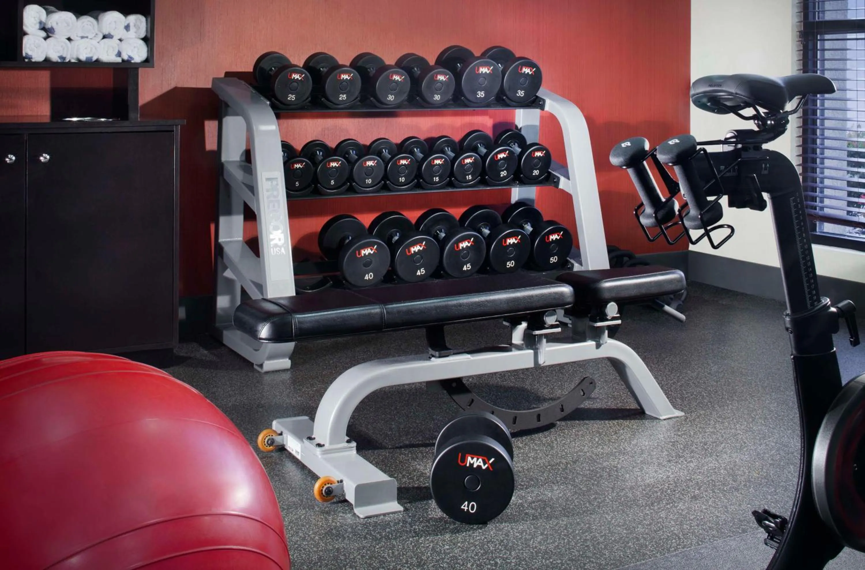 Fitness centre/facilities in Hampton Inn Charleston-Southridge
