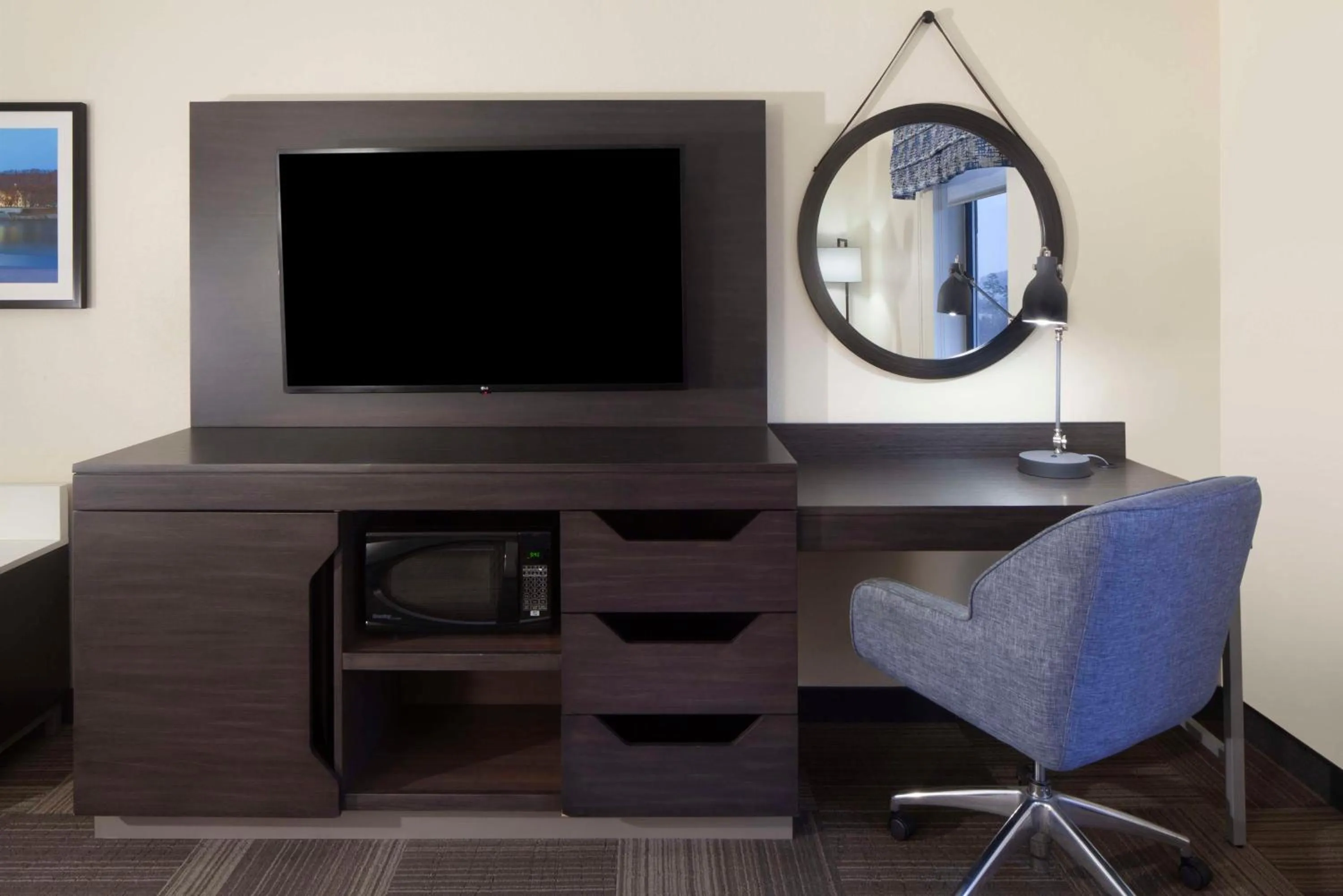 Bedroom in Hampton Inn Charleston-Southridge