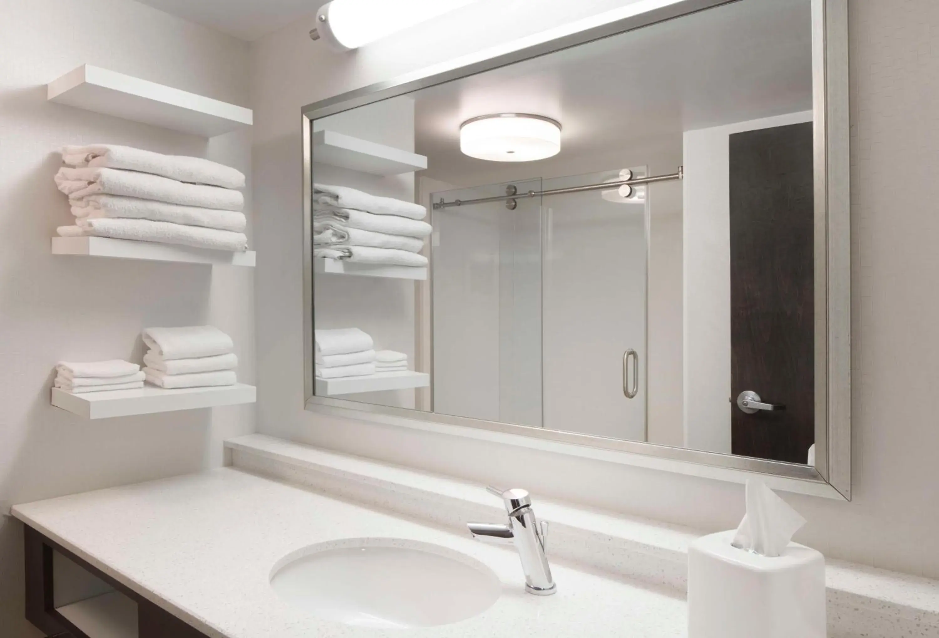 Bathroom in Hampton Inn Charleston-Southridge Bathroom in Hampton Inn Charleston-Southridge