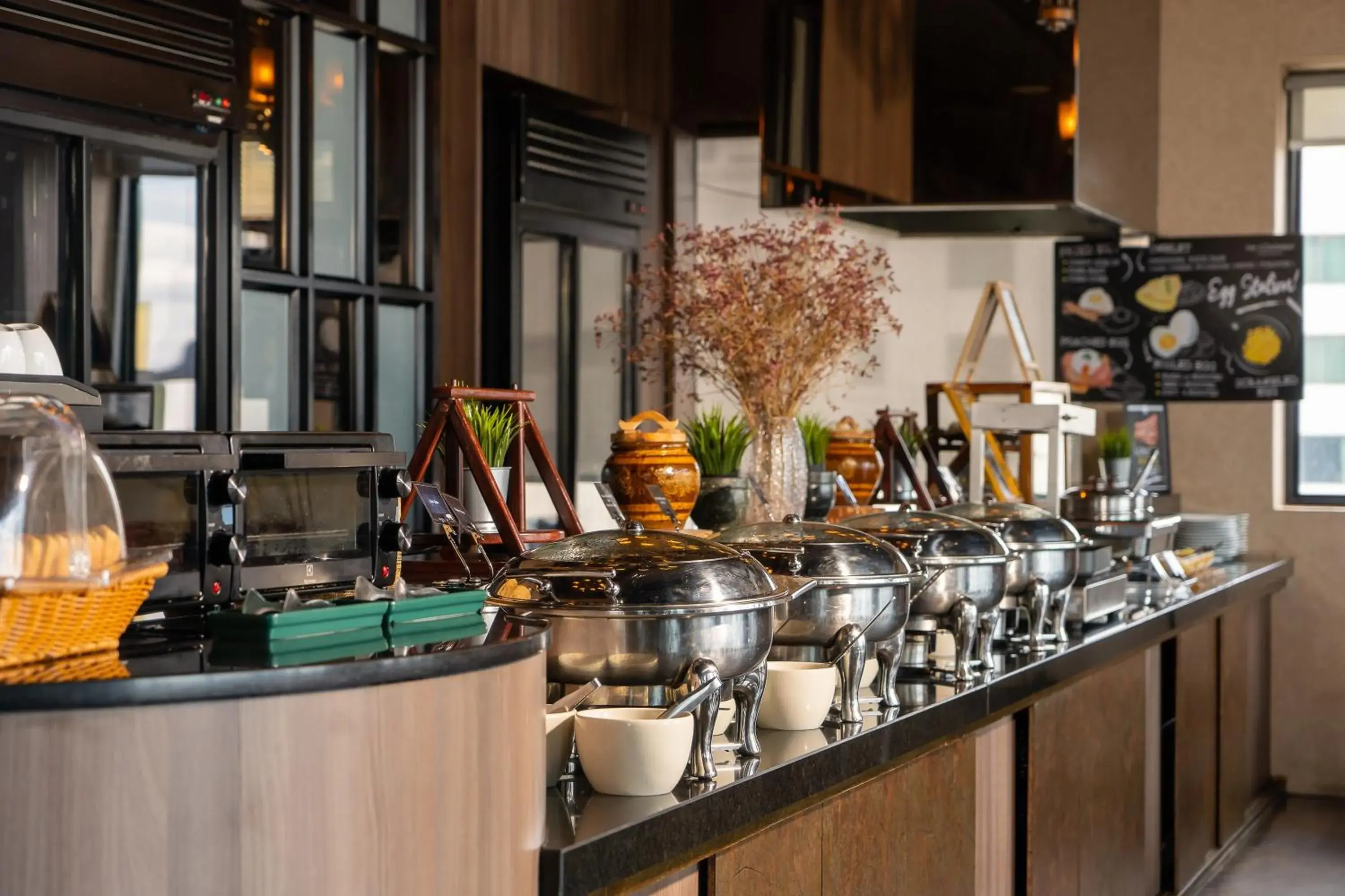 Restaurant/places to eat in The Continent Hotel Sukhumvit - Asok BTS Bangkok Restaurant/places to eat in The Continent Hotel Sukhumvit - Asok BTS Bangkok