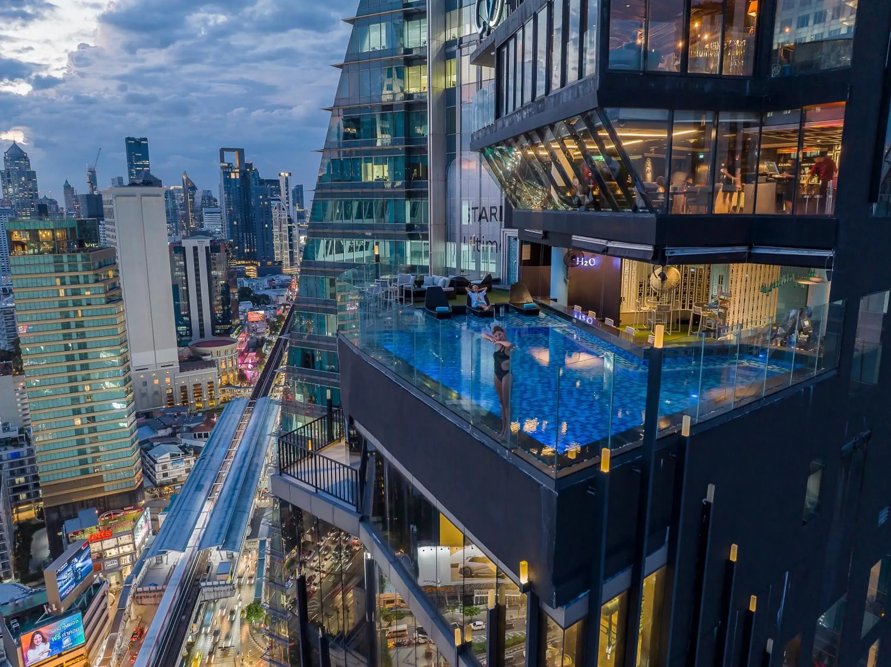Swimming pool in The Continent Hotel Sukhumvit - Asok BTS Bangkok Swimming pool in The Continent Hotel Sukhumvit - Asok BTS Bangkok